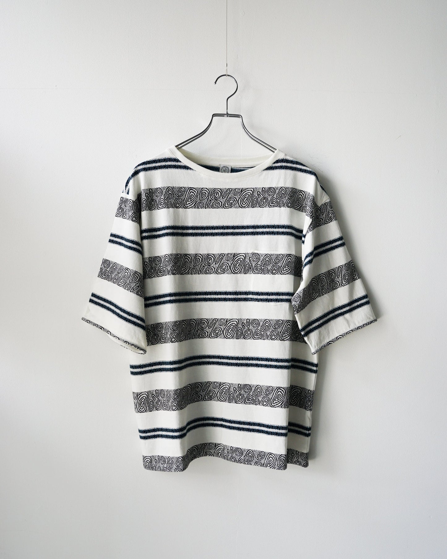 The DUFFER N NEPHEWS JACQUARD S/S POCKET TEE CRABBIE