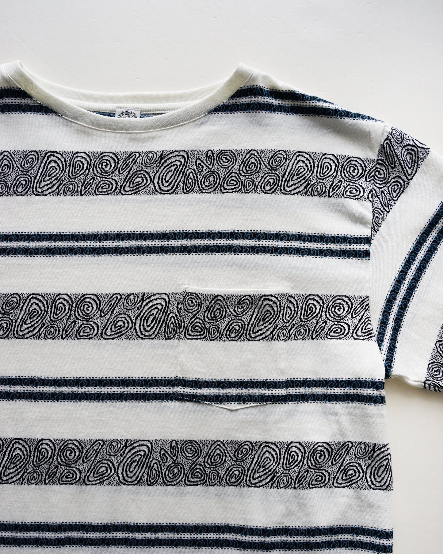 The DUFFER N NEPHEWS JACQUARD S/S POCKET TEE CRABBIE