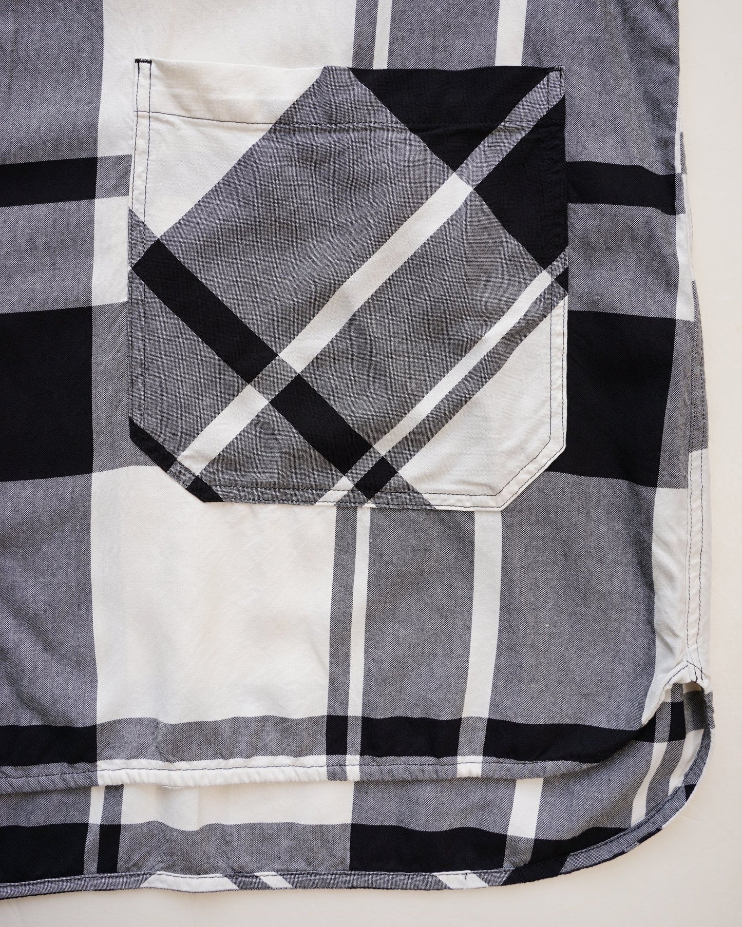 ルーズシャツ ポケット部分 フロント