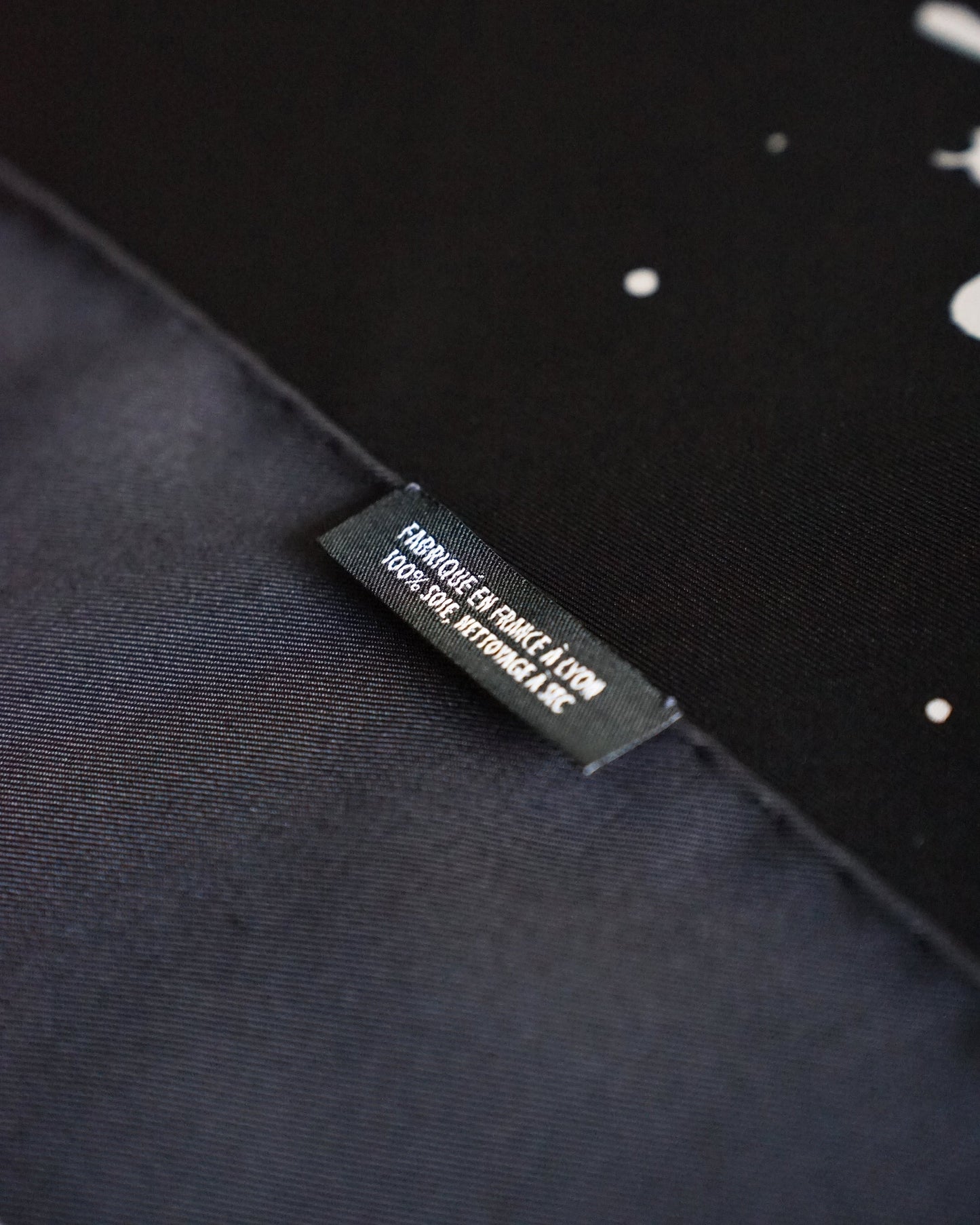 スカーフ 素材と生産国タグ