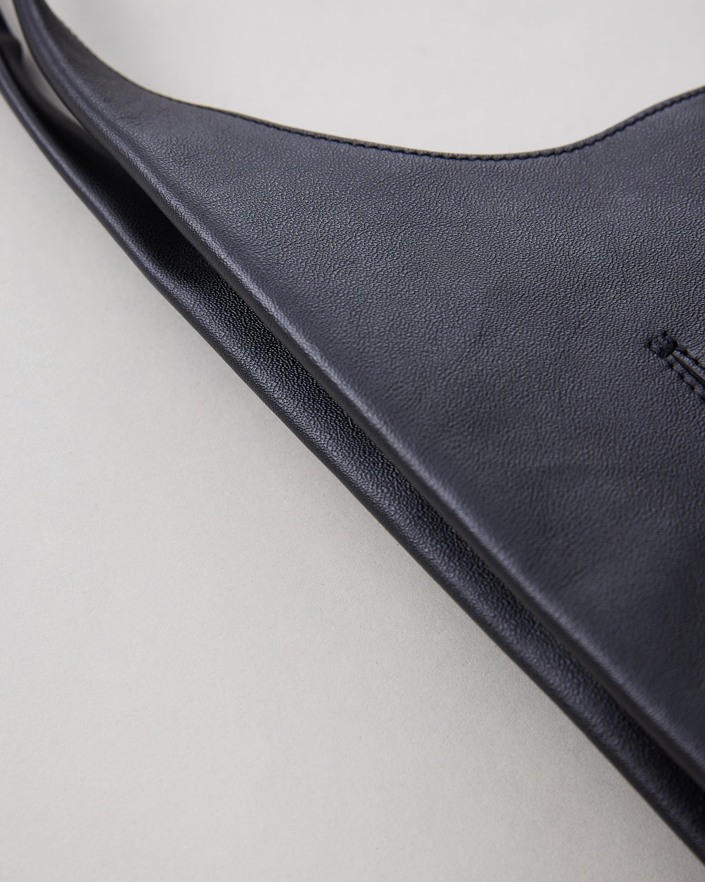 NICENESS NN SHOULDER BAG / REGULAR - HORSE LEATHER LOWE