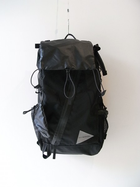 and wander (アンドワンダー)　30L backpack