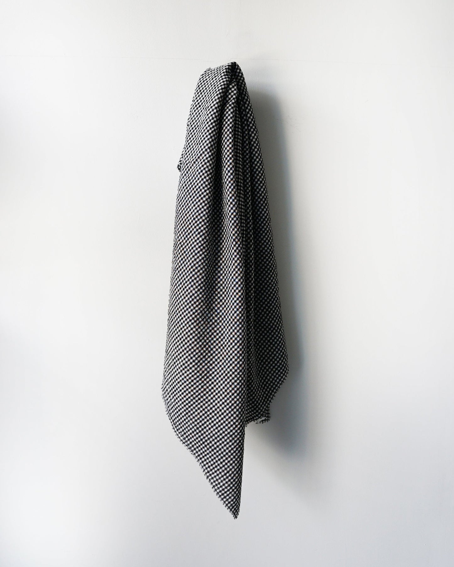 Cale　WATER TWIST LINEN GINGHAM CHECK SCARF