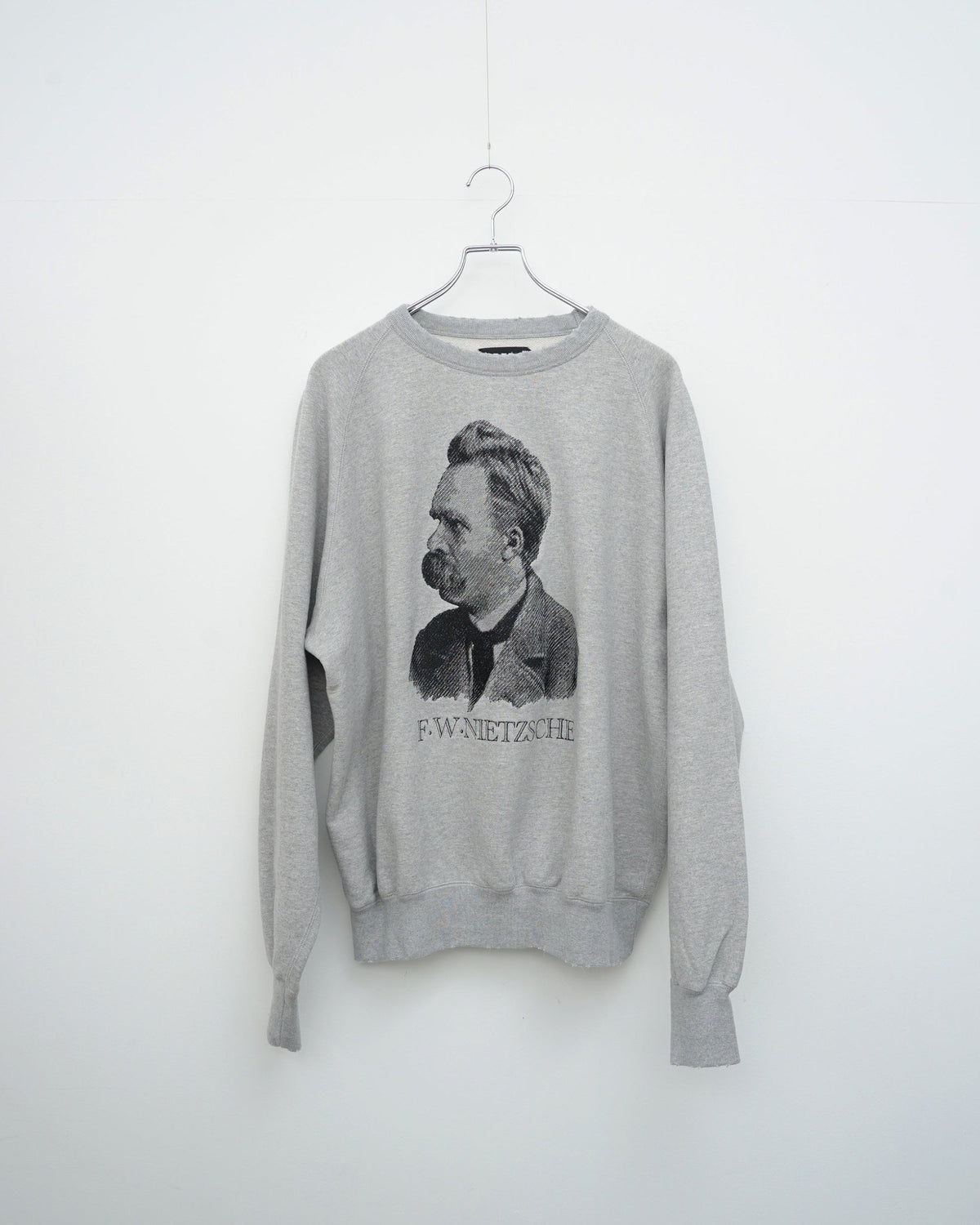 AUBERGE　オーベルジュ　NIETZSCHE 　刺繍スエット　正面