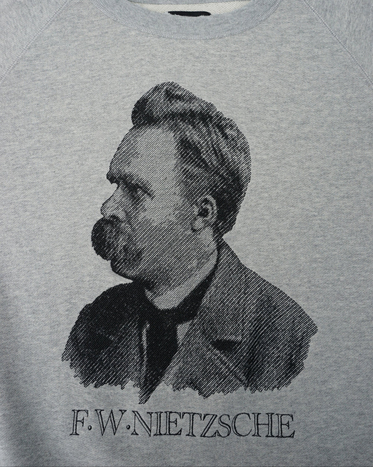 AUBERGE　オーベルジュ　NIETZSCHE 　刺繍スエット　刺繍部分