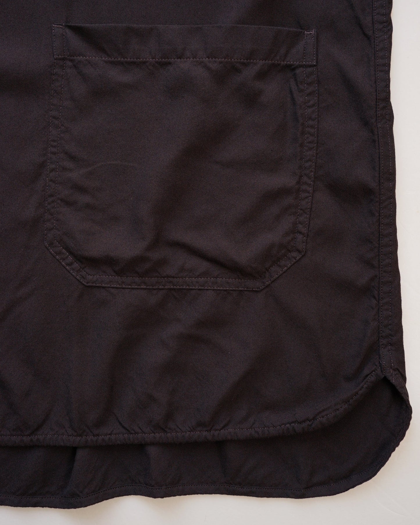 ルーズシャツ　ポケット部分　ブラウン　