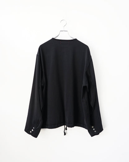 ミッドレイヤーブルゾン　背面　ブラック