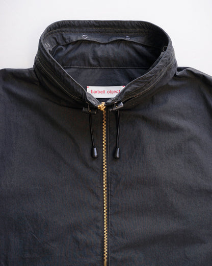 プルオーバーブルゾン　ジップ　デザイン　ディテール