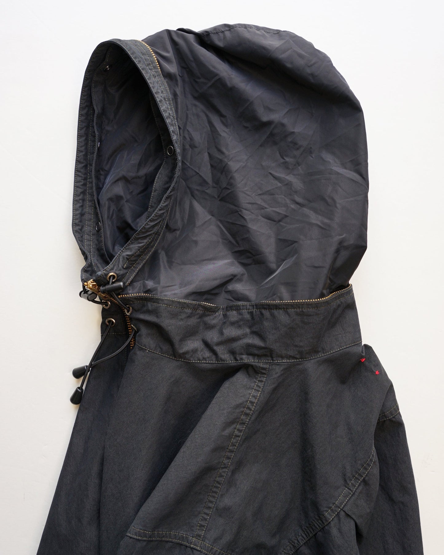 プルオーバーブルゾン　フード部分　ディテール