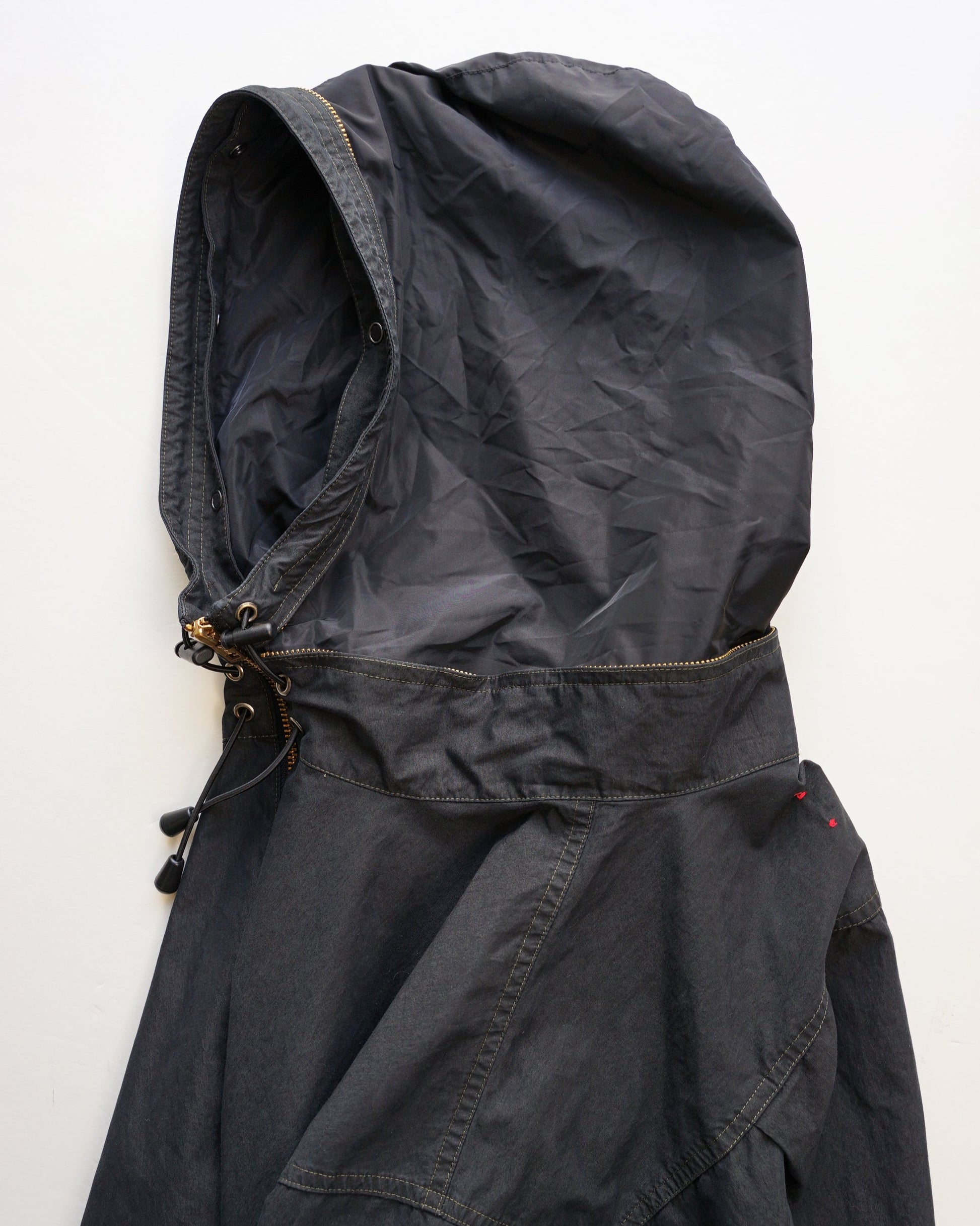 プルオーバーブルゾン　フード部分　ディテール