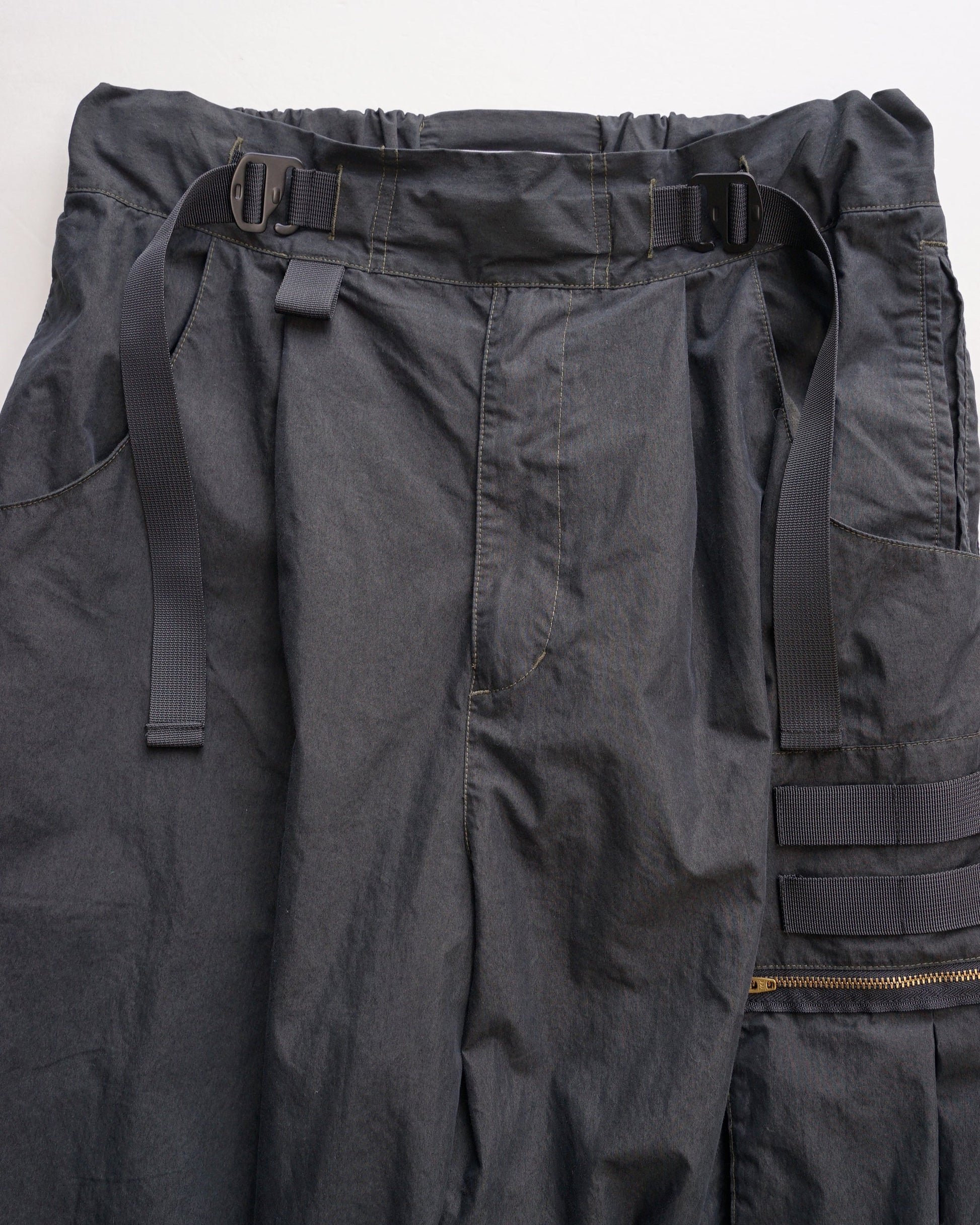 サルエルオーバーパンツ　ウエスト部分　ブラックオリーブ　