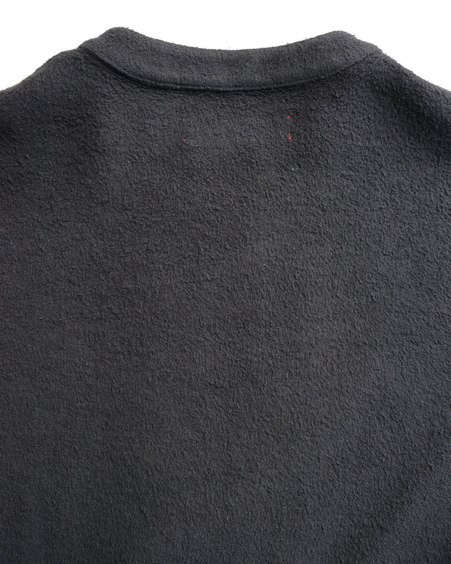 ベルテッドシャツ　背面　ブラック