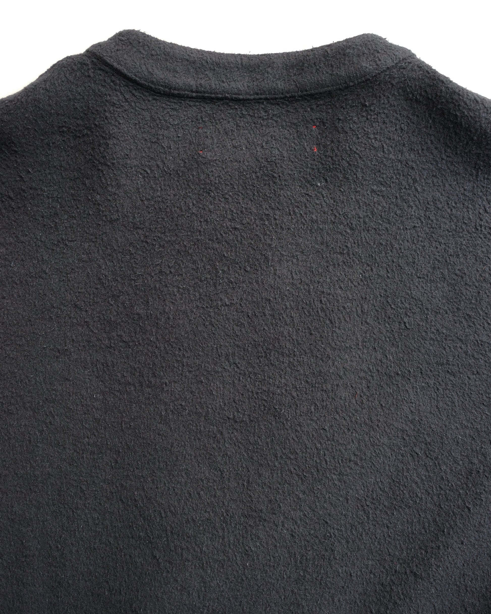 ベルテッドシャツ　背面　ブラック