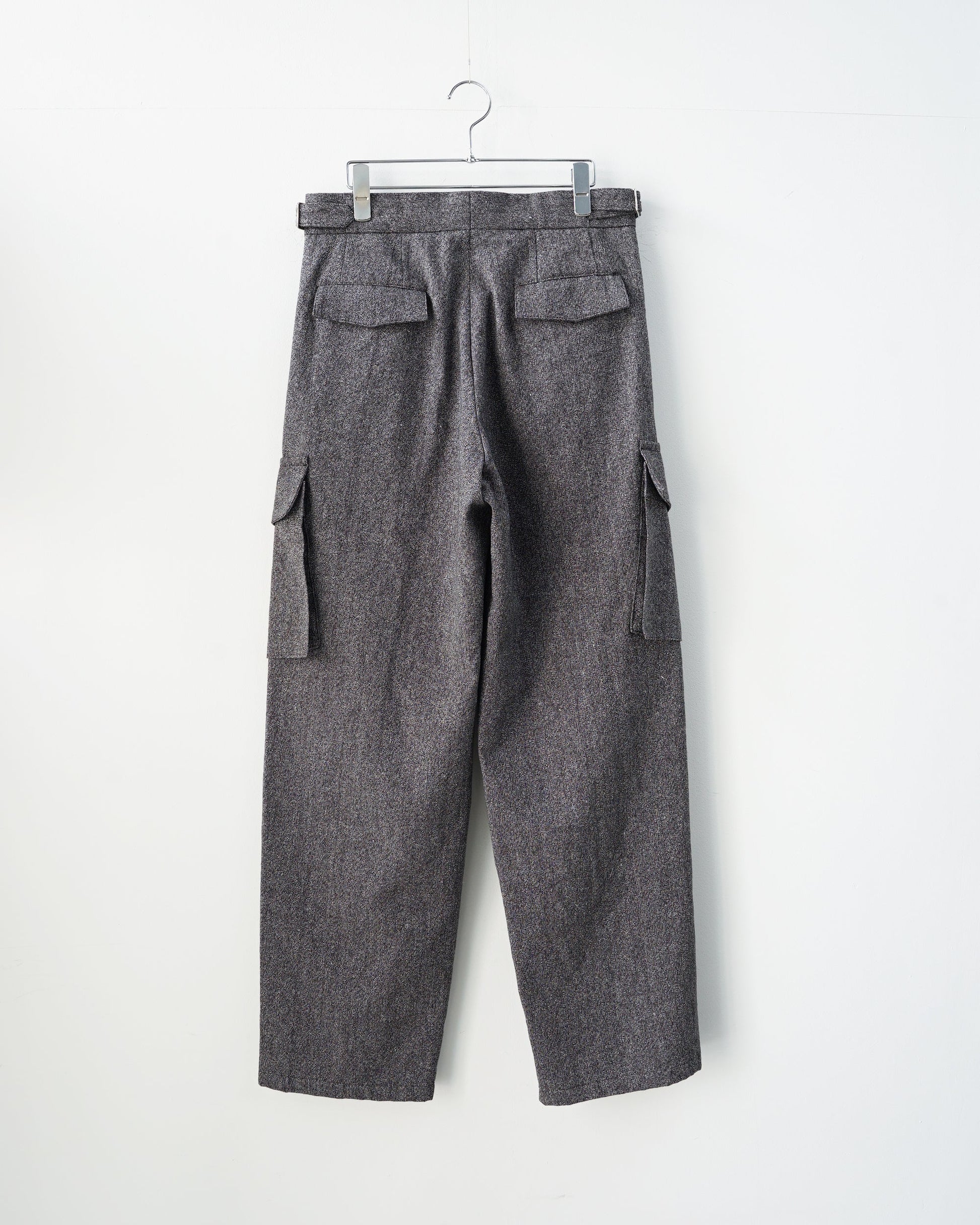 クロスタックカーゴ　背面　ブラックネイビー