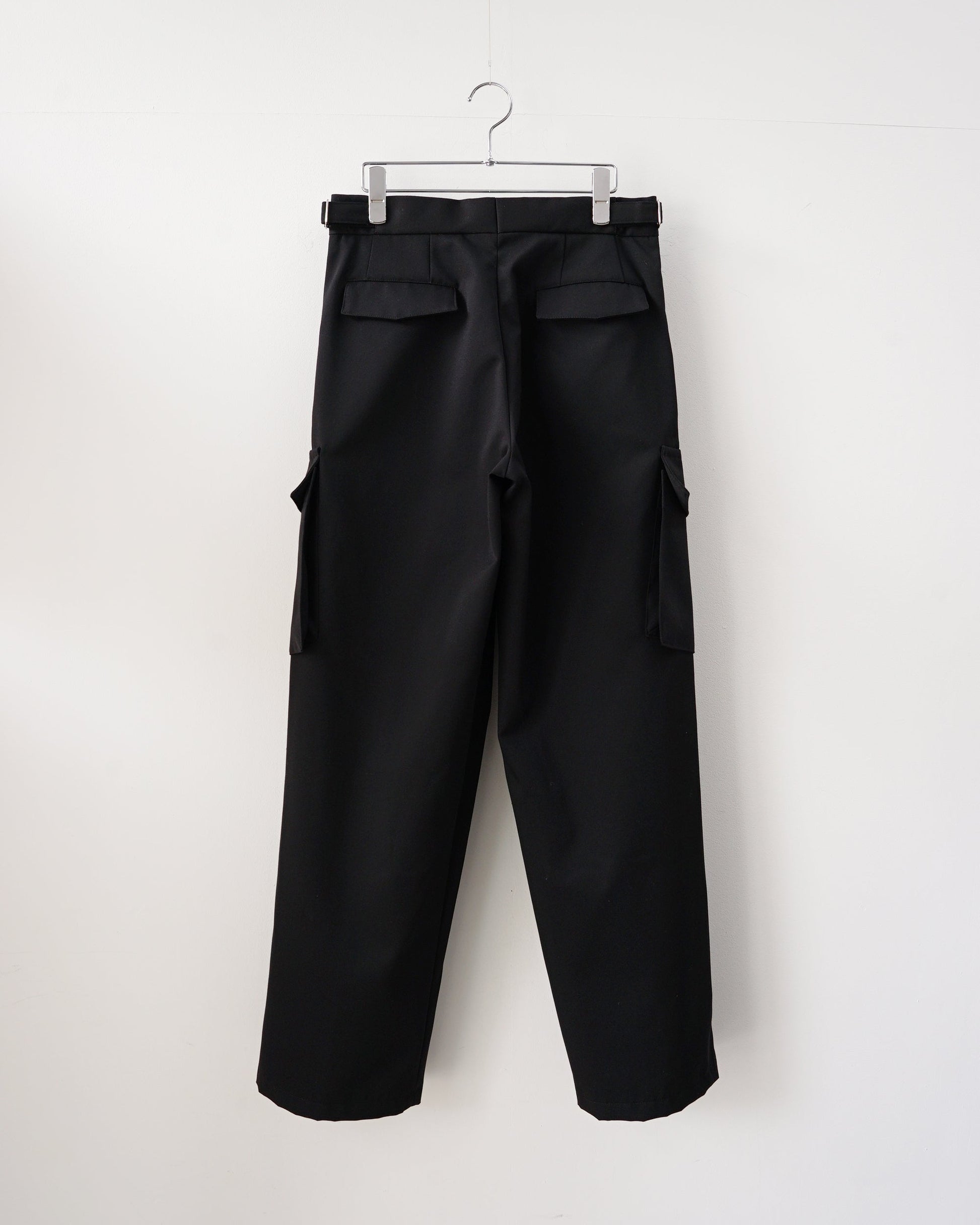 クロスタックカーゴ　ブラック　背面