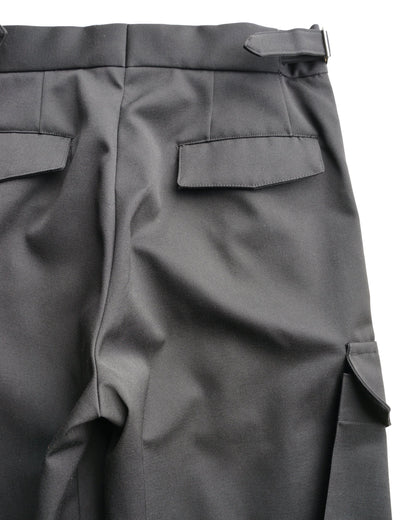 クロスタックカーゴ　ブラック　背面　ポケットディテール