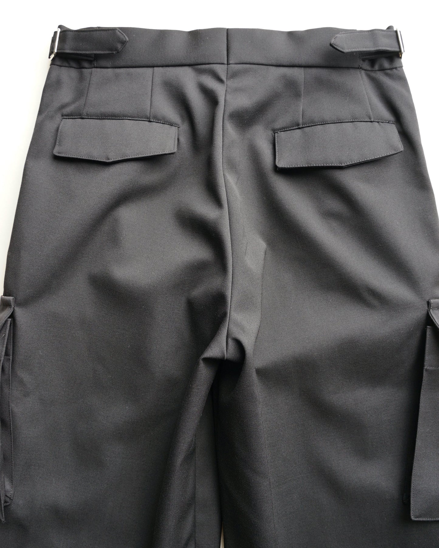 クロスタックカーゴ　ブラック　背面　ポケット部分