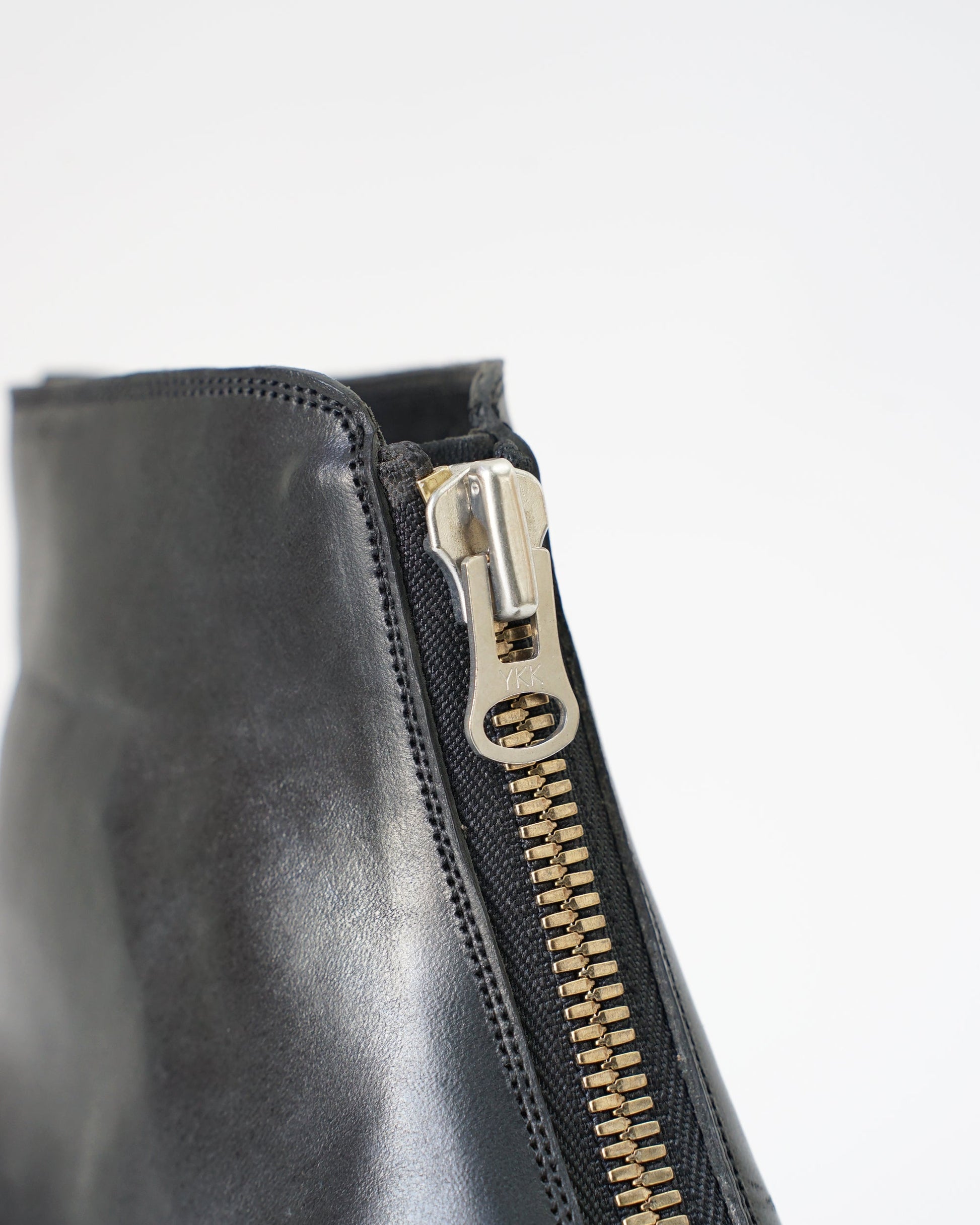 ジップブーツ　ジップ部分　スライダー　ディテール