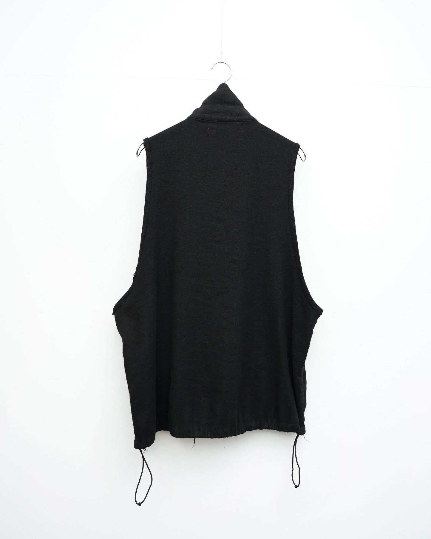 フラワーベスト　black  背面 シルエット