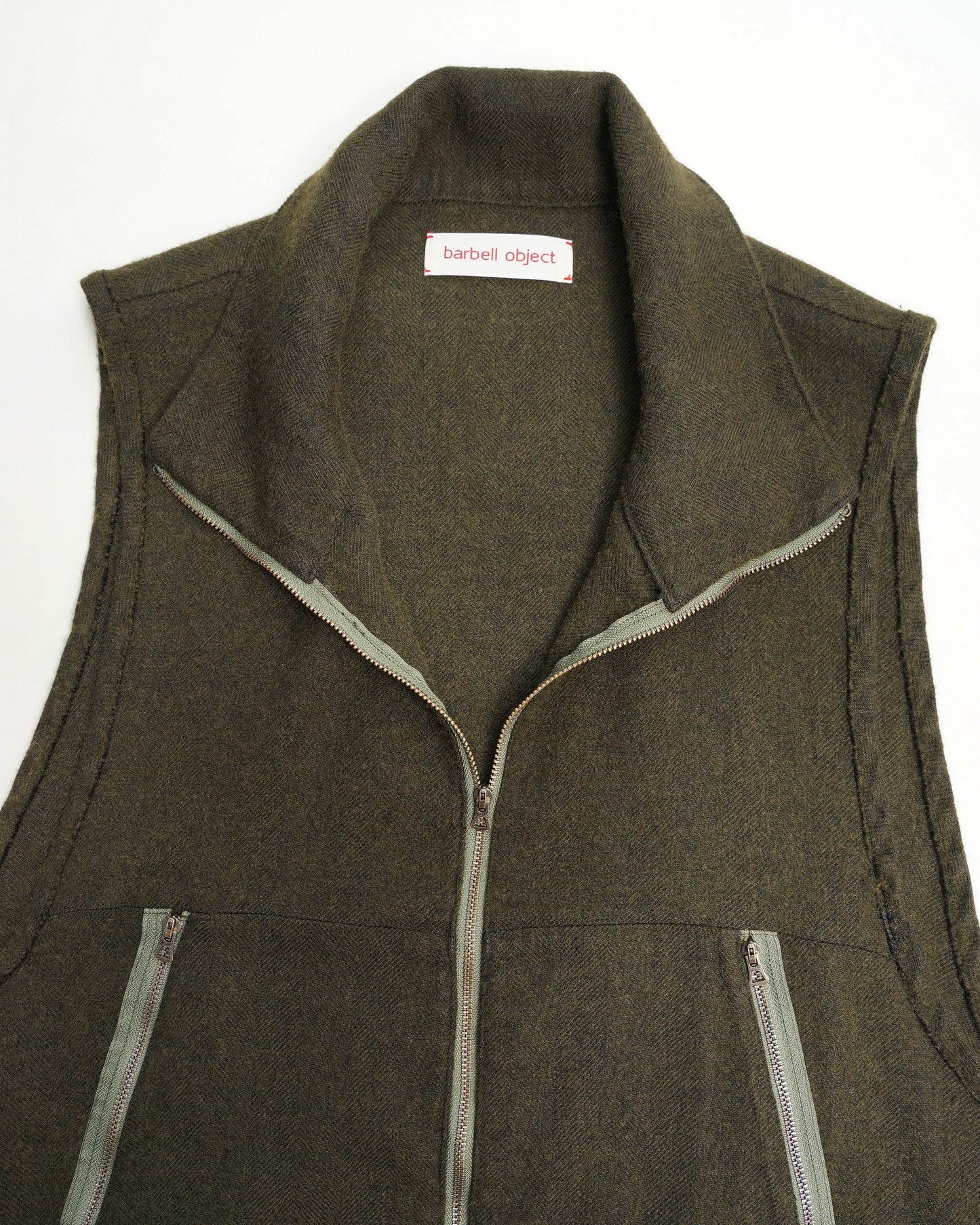 フラワーベスト　moss 　襟を開けた状態