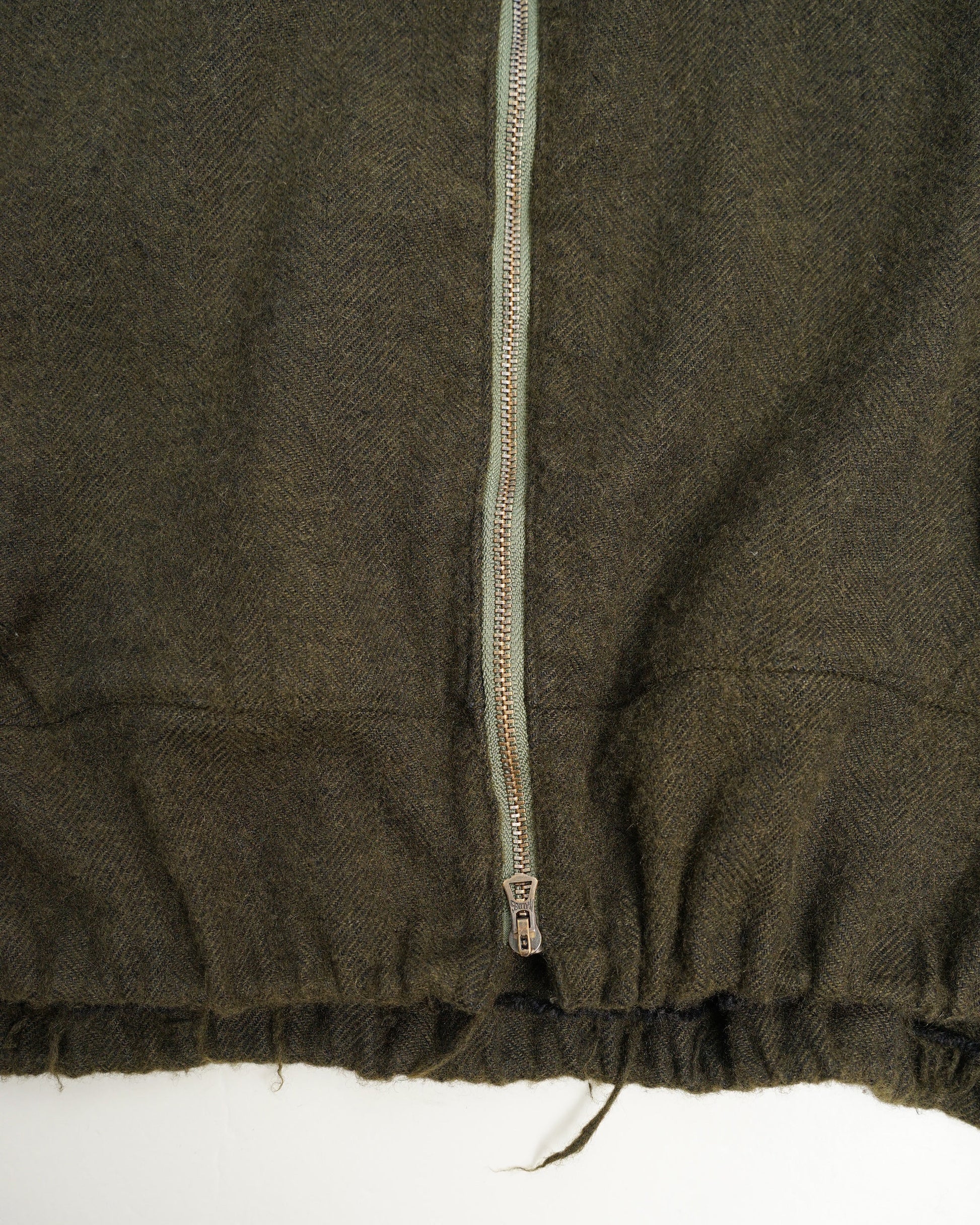 フラワーベスト　moss 　ファスナー部分