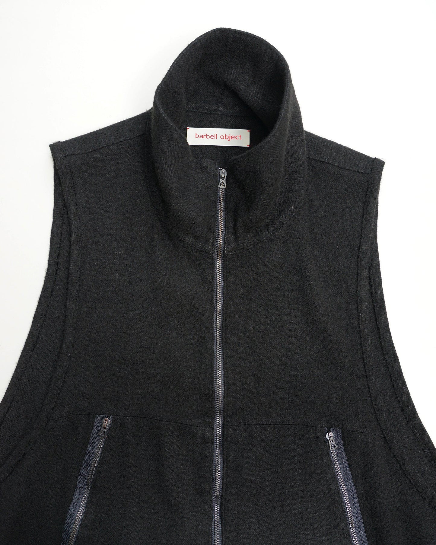 フラワーベスト　black  襟を立てた状態