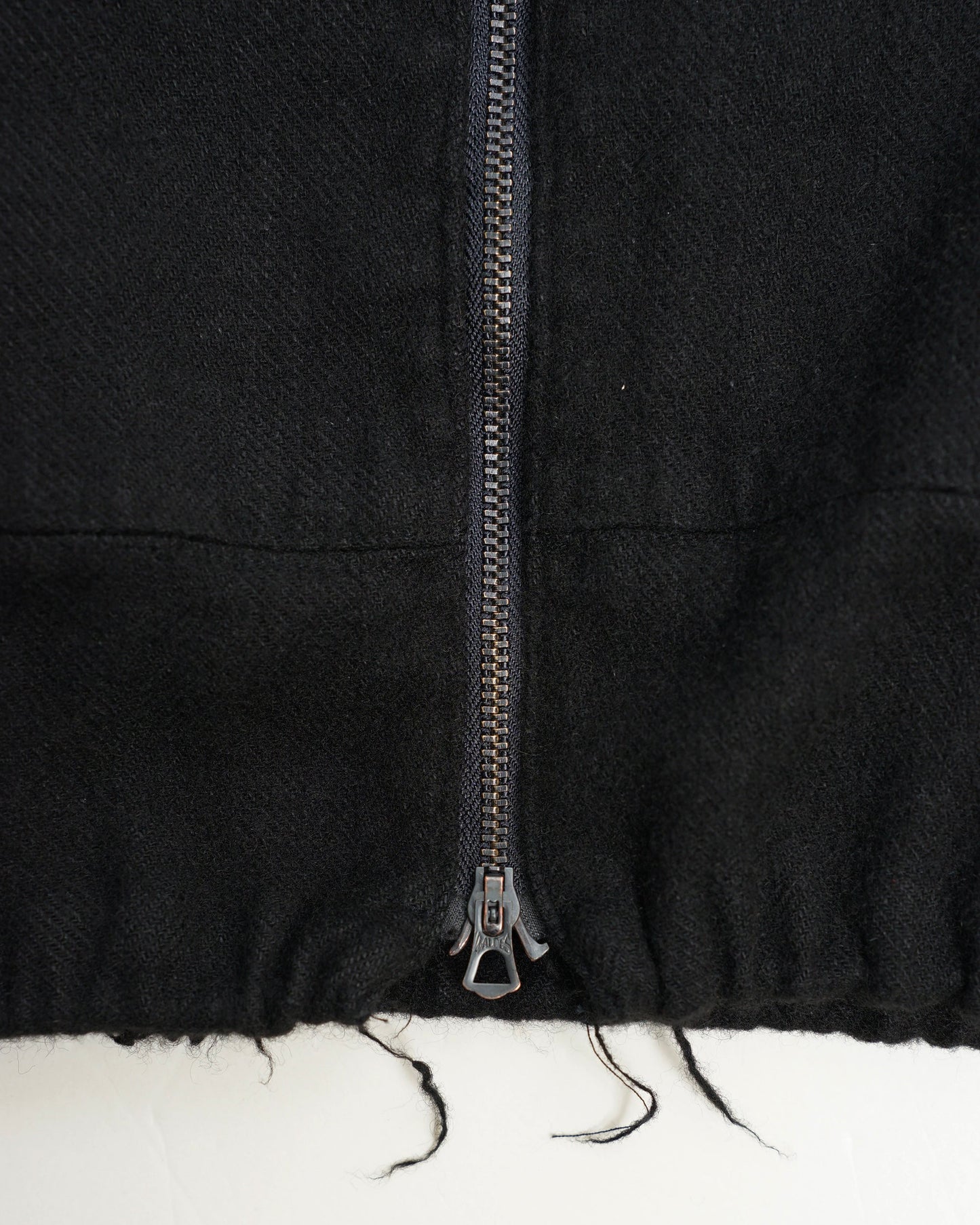 フラワーベスト　black  裾部分　ファスナー