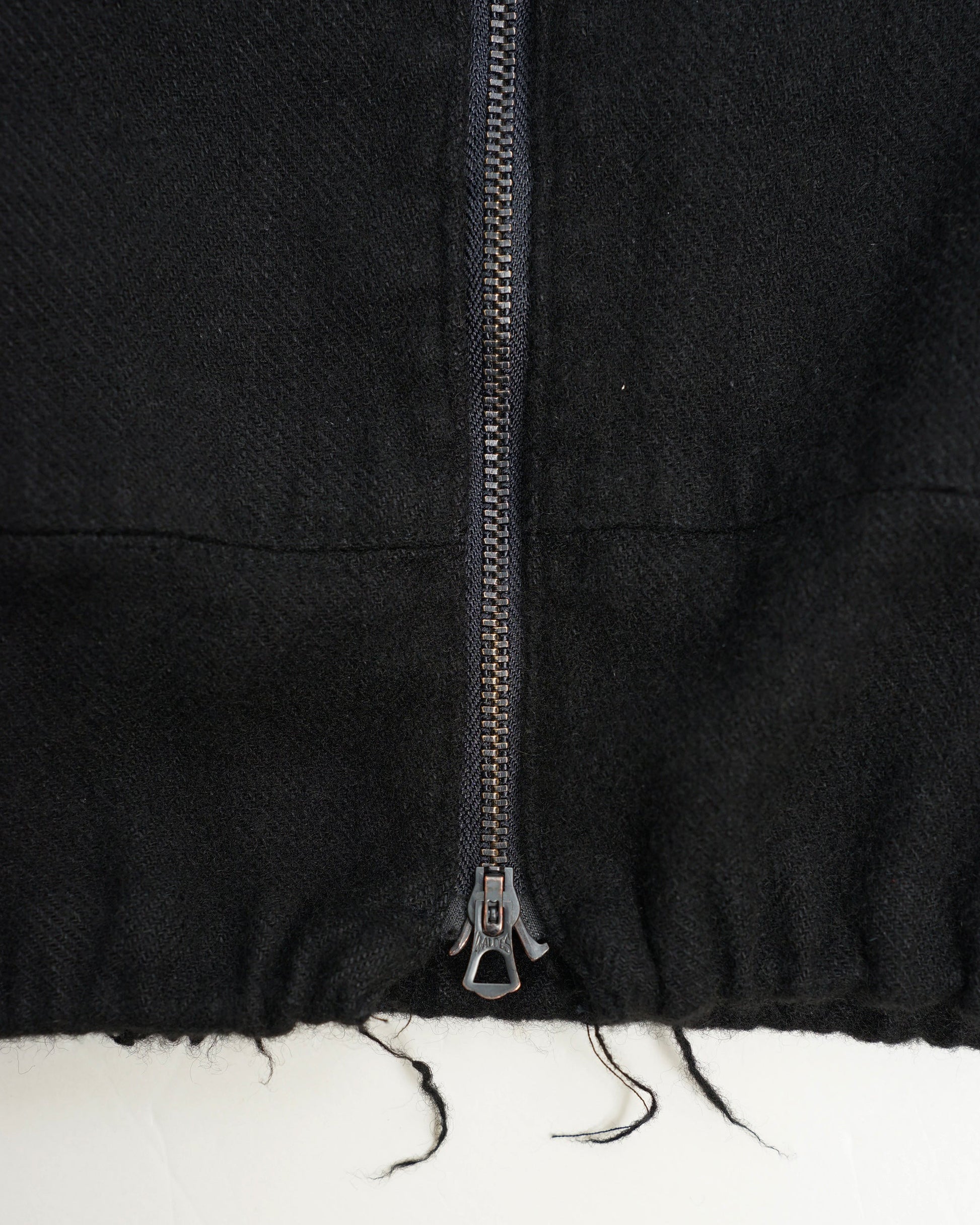 フラワーベスト　black  裾部分　ファスナー