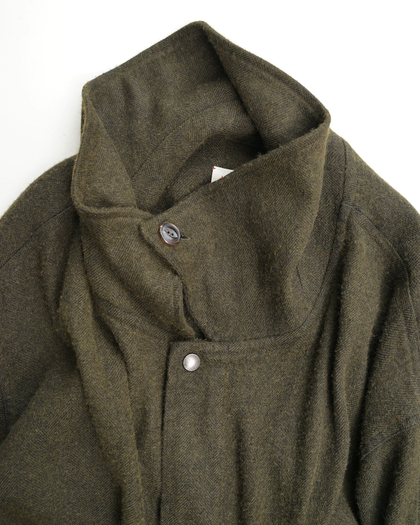 フラワーFLコート　moss  襟部分を立てた状態アップ　ディテール
