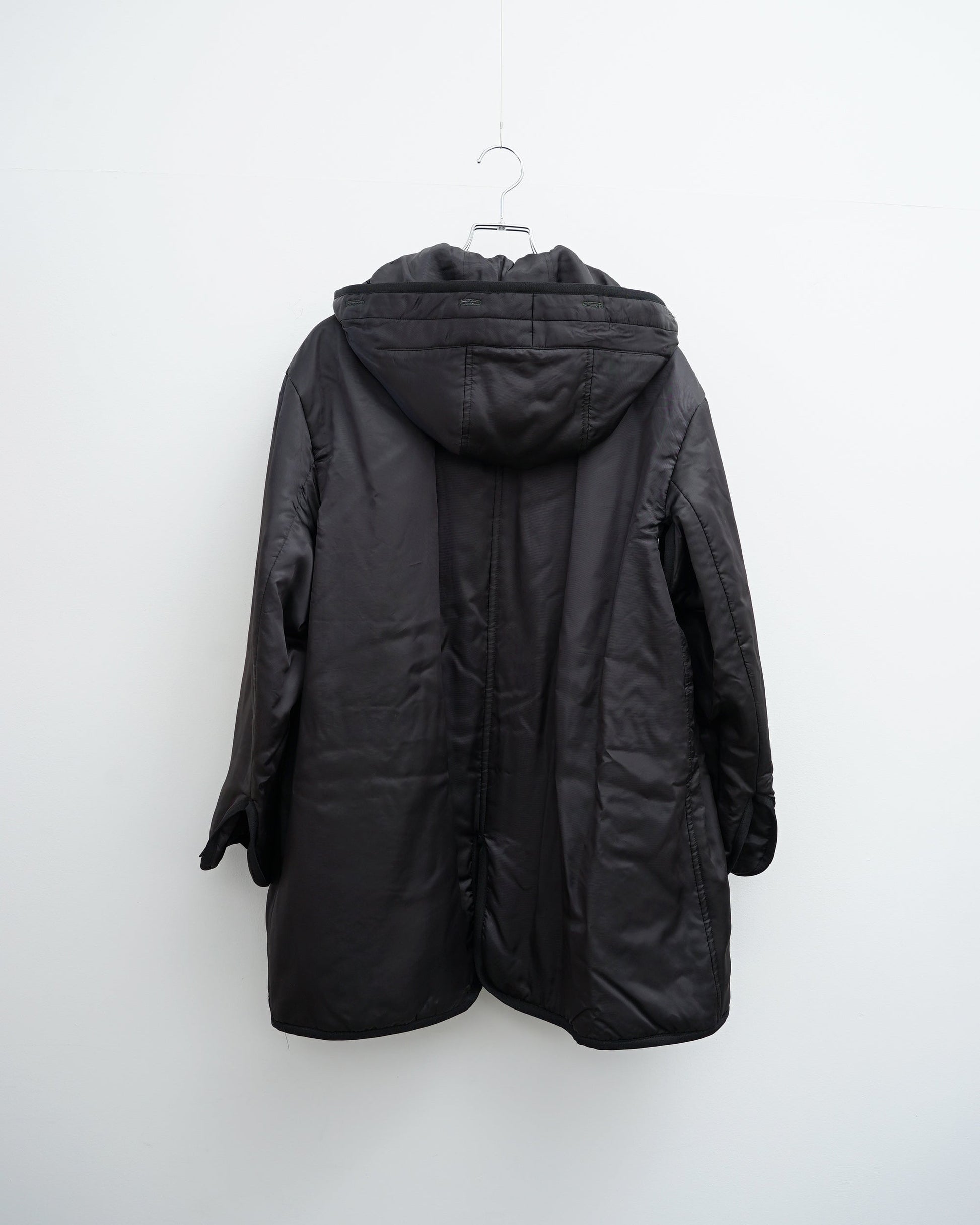 ライナー部分　背面　ブラック