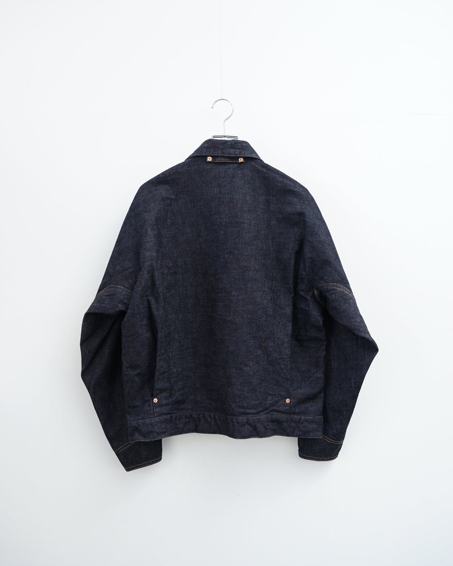 O-　XXT-JK　レイチョルイラボ　トラッカージャケット　背面　デニム