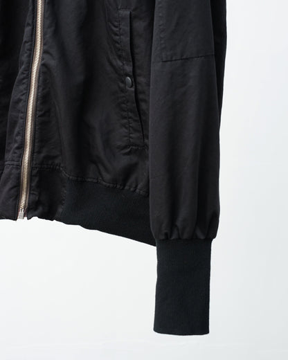 袖口　裾　リブ　ディテール