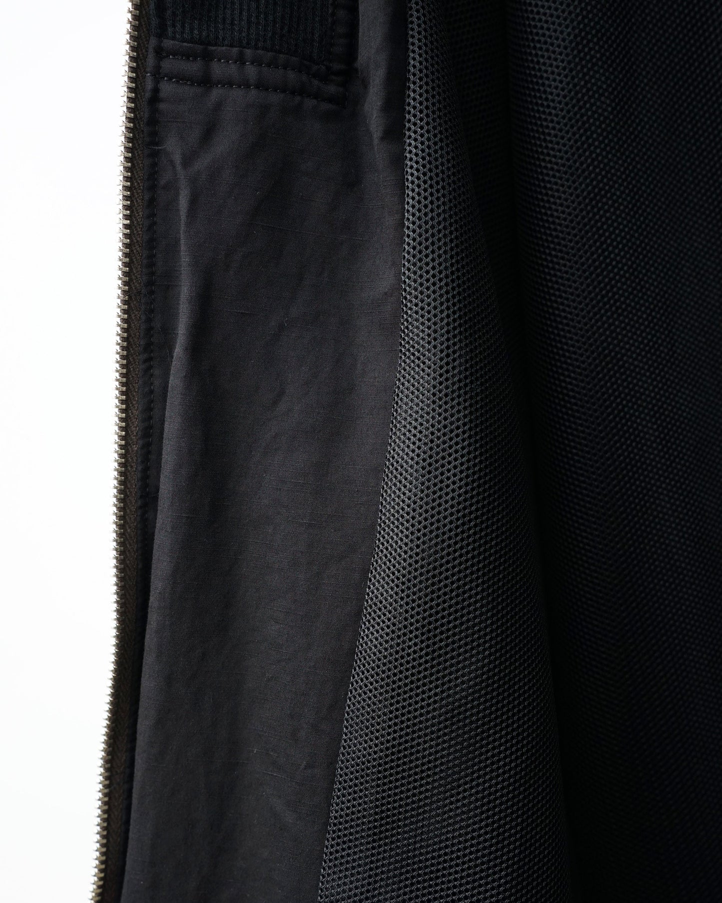 裏地　メッシュ　