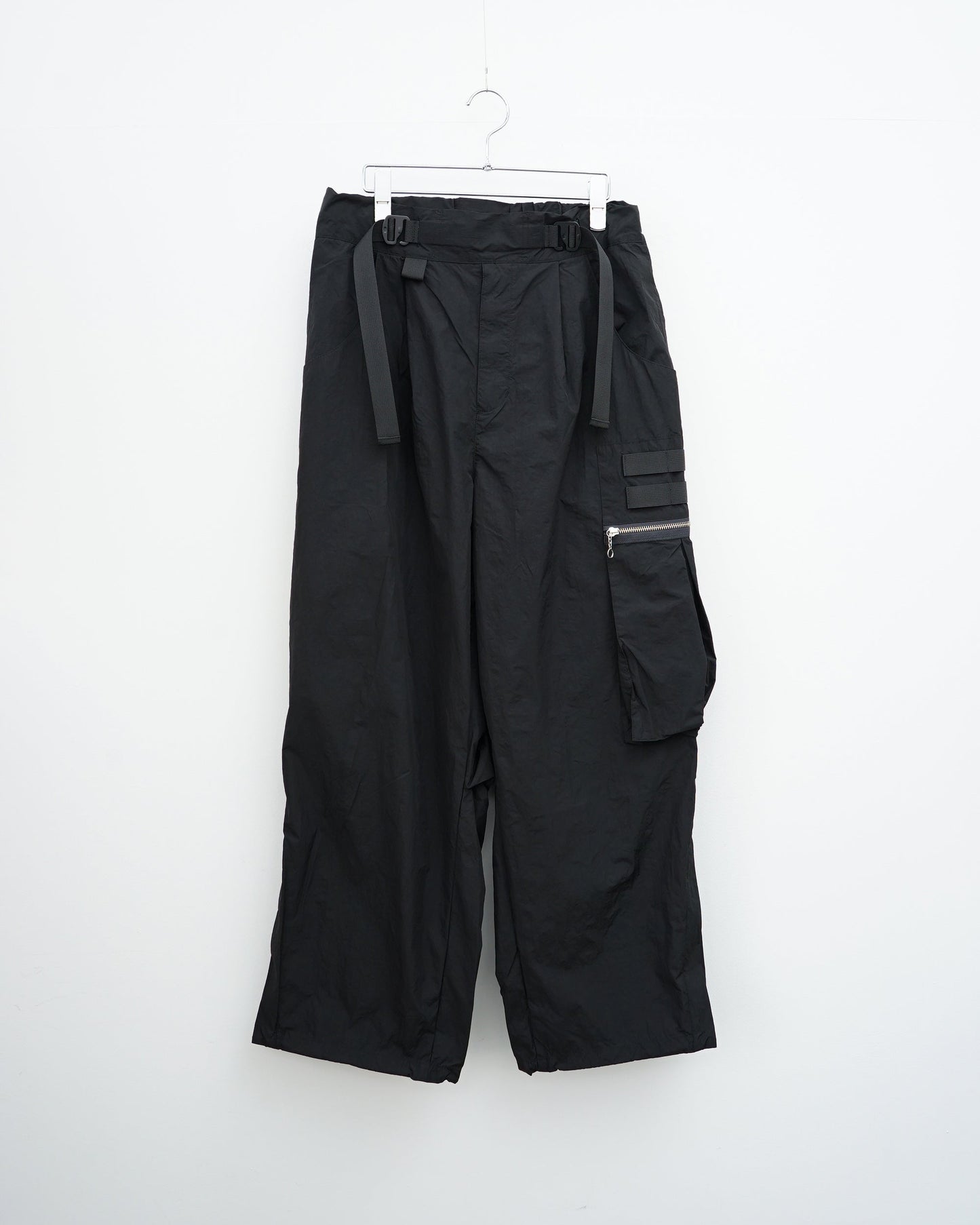 barbell object  バーベルオブジェクト　un sl pt　サルエルパンツ　ミリタリーパンツ　black 正面