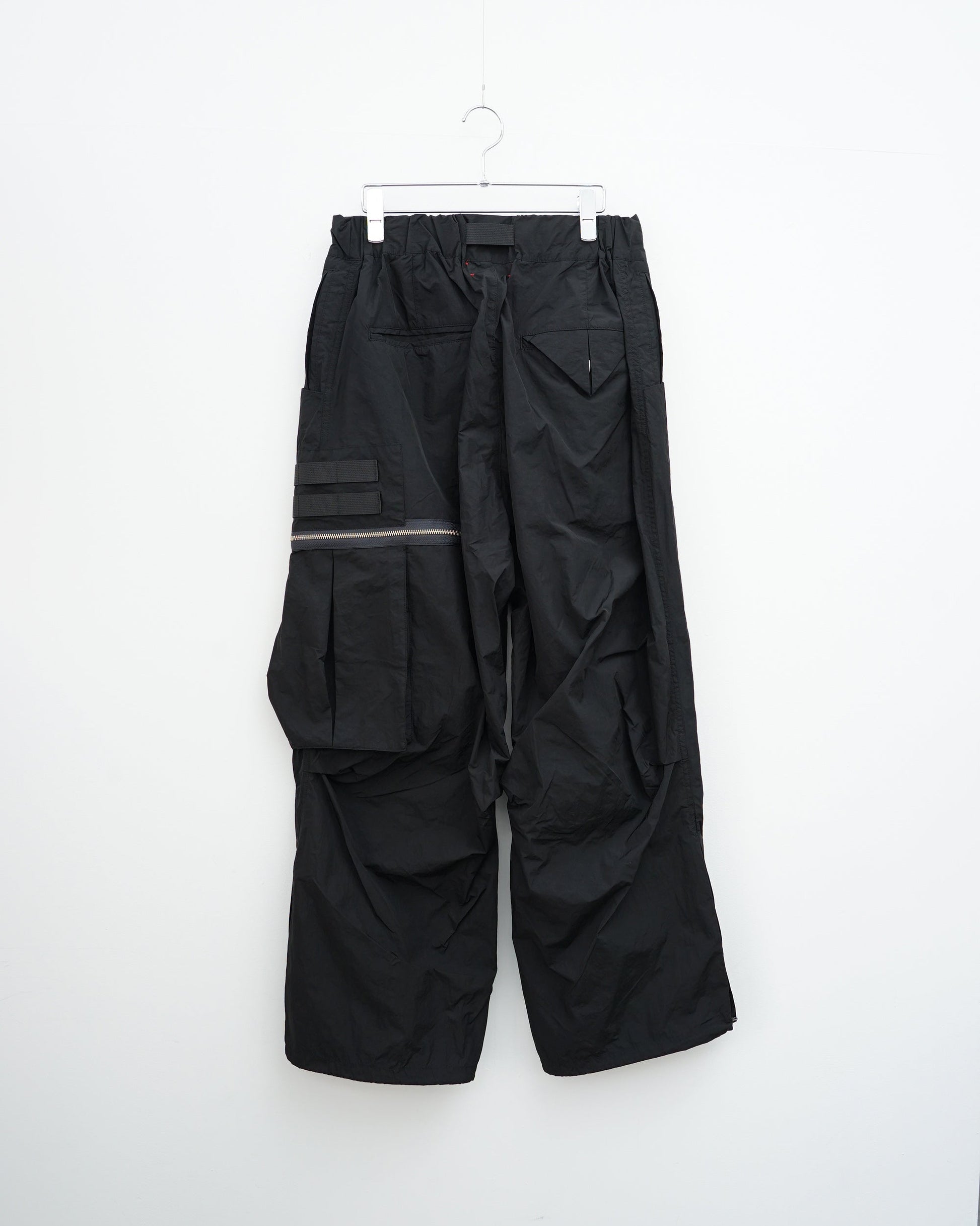 barbell object  バーベルオブジェクト　un sl pt　サルエルパンツ　ミリタリーパンツ　black 背面