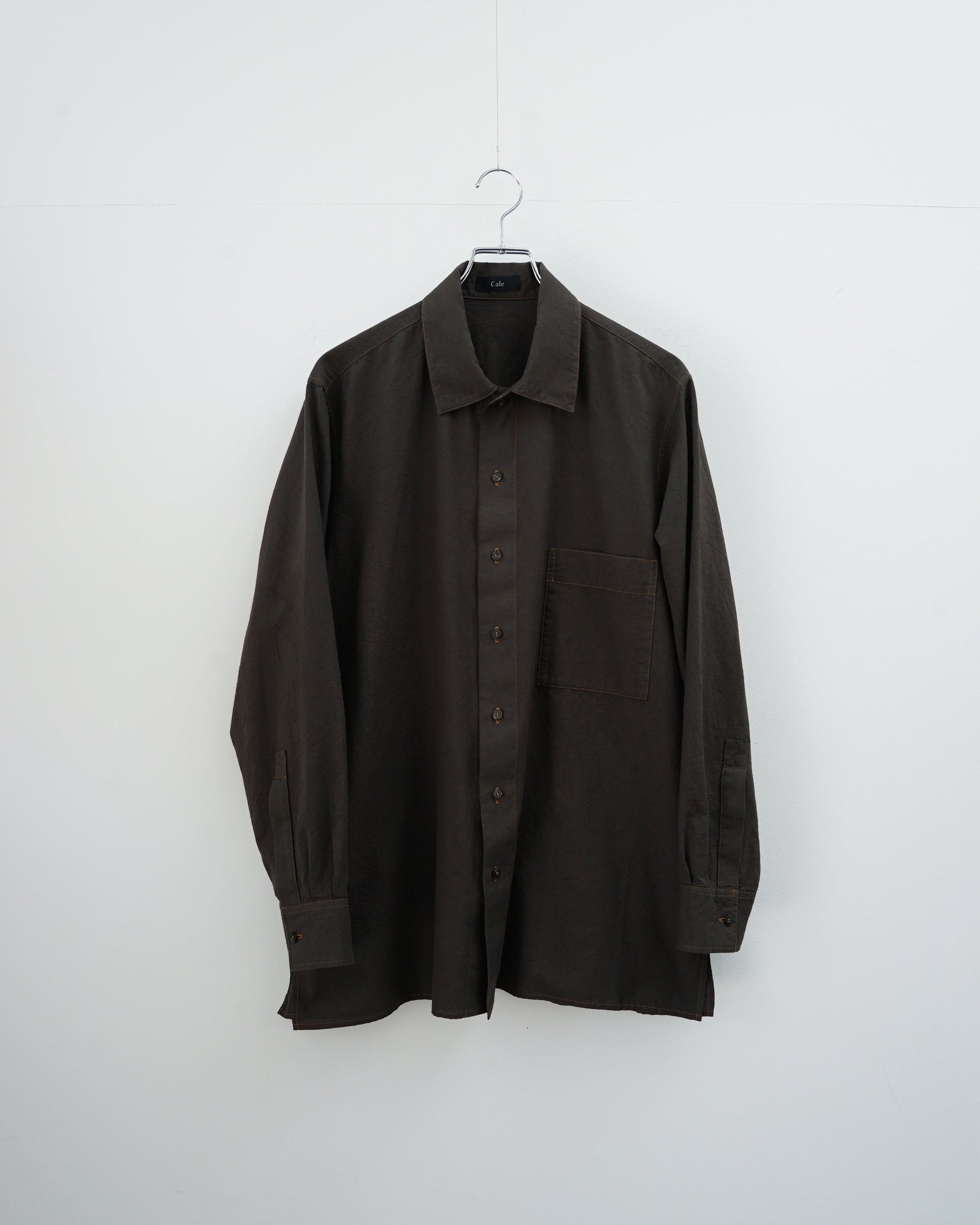 Cale カル KHADI COTTON GARMENT DYED SHIRT  シャツ　スミクロ　正面