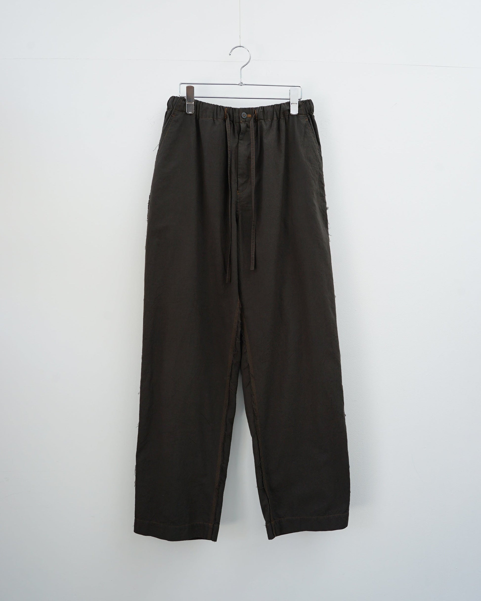Cale　カル　KHADI COTTON GARMENT DYED EASY PANTS　カディコットン　パンツ　スミクロ　正面