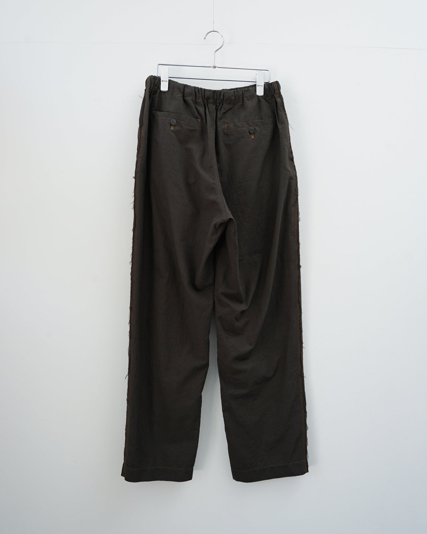 Cale　カル　KHADI COTTON GARMENT DYED EASY PANTS　カディコットン　パンツ　スミクロ　背面