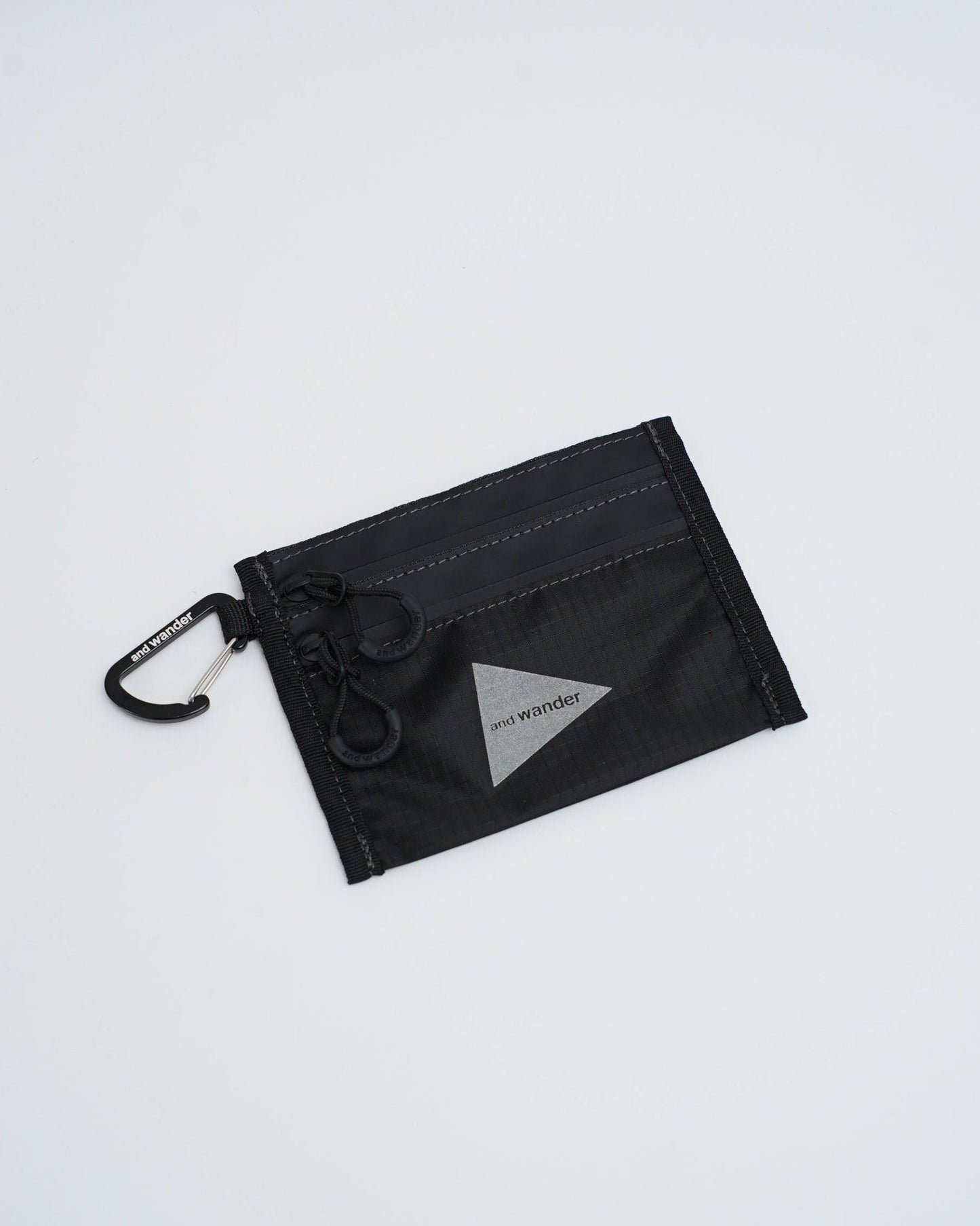 and wander アンドワンダー　crispy rip mini twin pouch　ミニポーチ　ブラック　正面