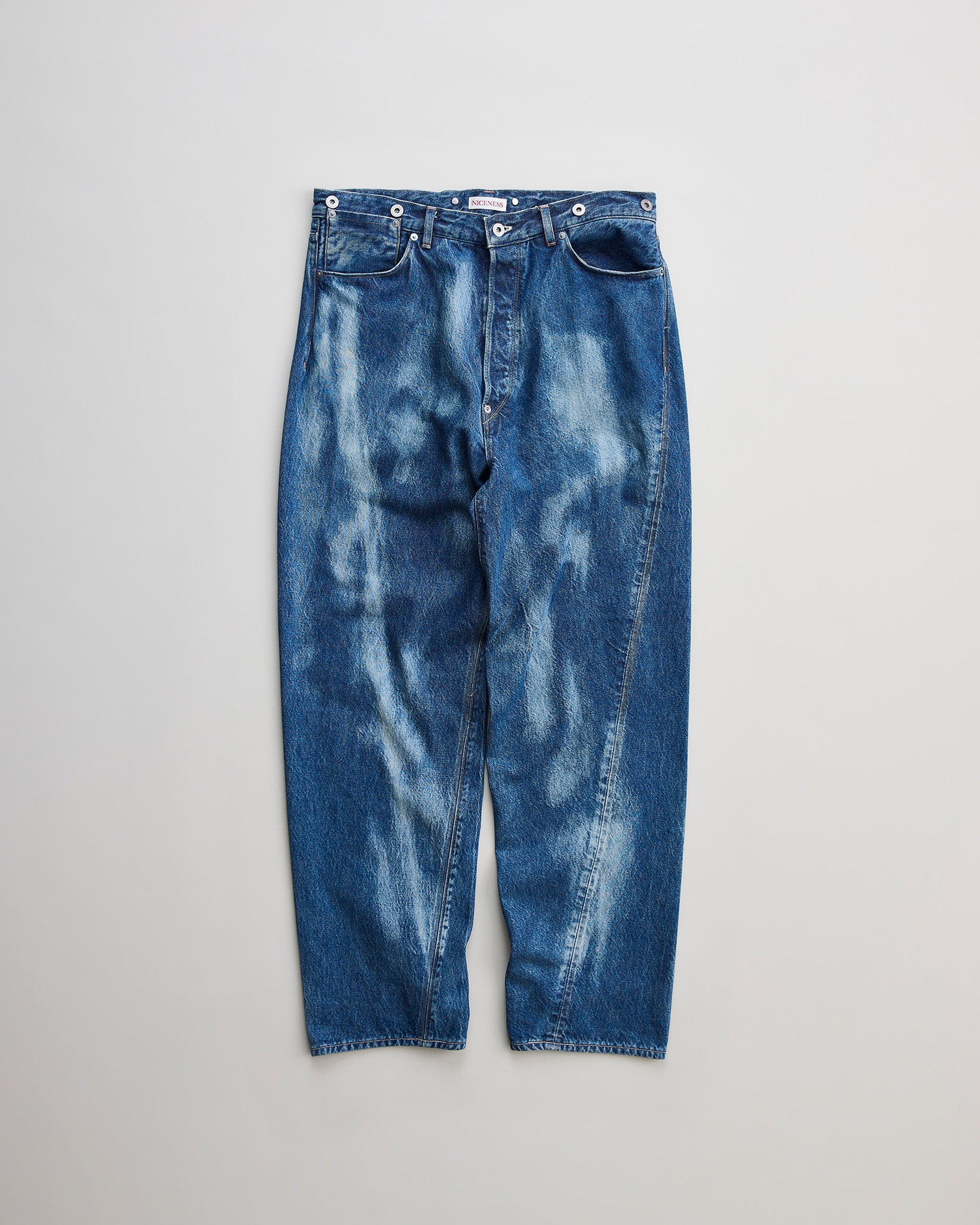 NICENESS　ナイスネス　DISTRESSED DENIM TWIST JEANS  D.SHARKY　ジーンズ　デニム　正面　INDIGO