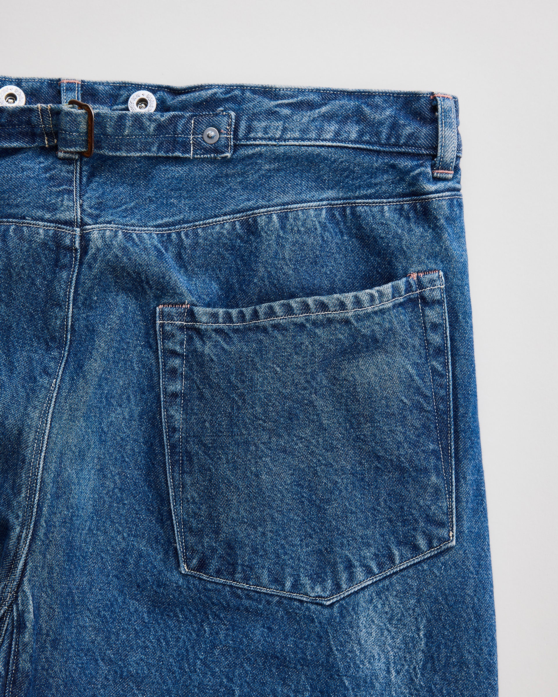 NICENESS　ナイスネス　DISTRESSED DENIM TWIST JEANS  D.SHARKY　デニム　ジーンズ　バックポケット　INDIGO