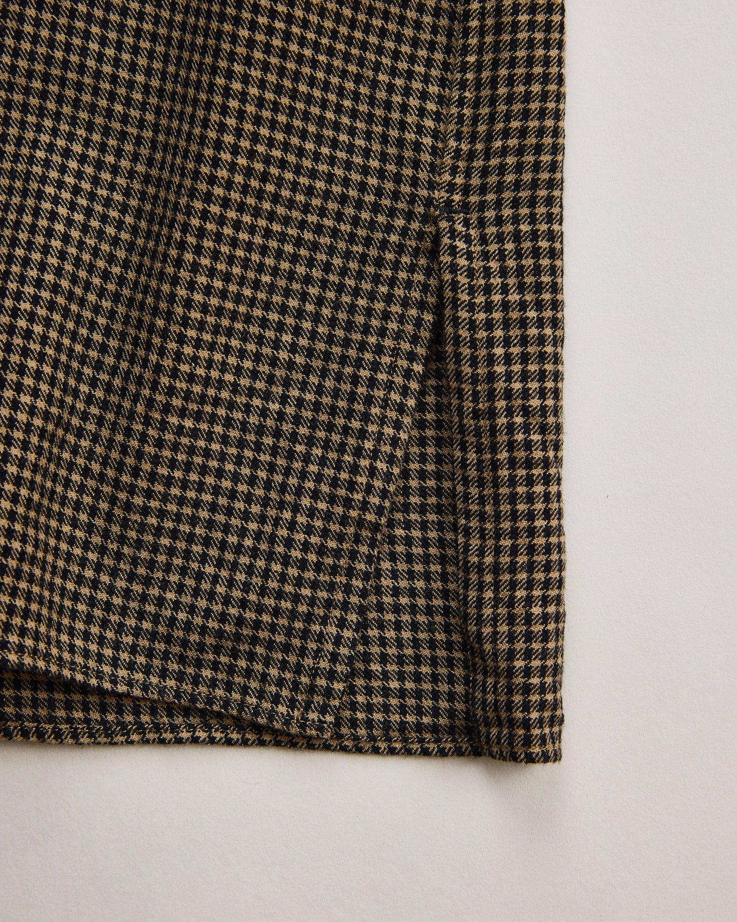 裾口のスリット部分