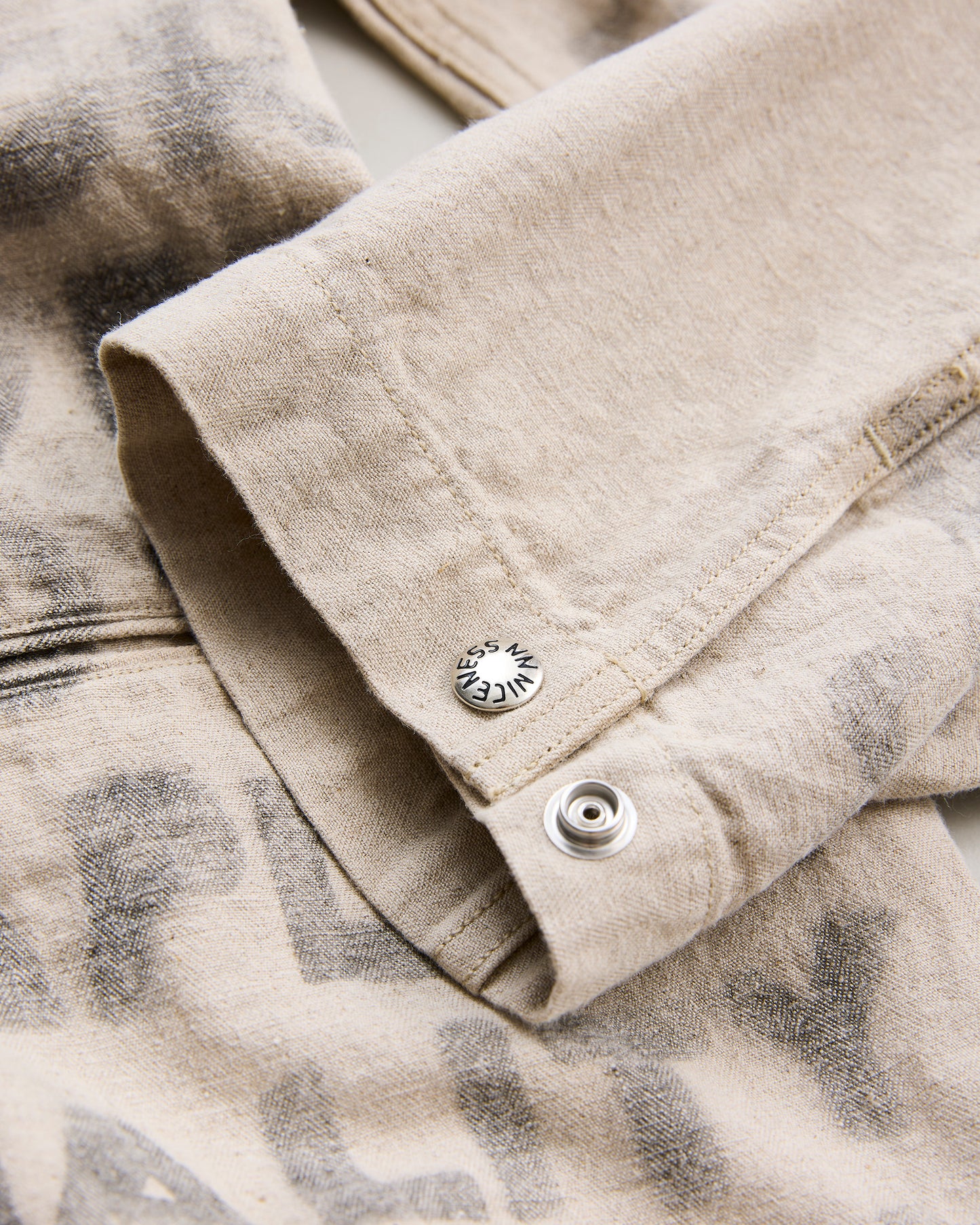 NICENESS　ナイスネス　HAND STENCIL UTILITY JACKET H.ROLLO　ユーティリティジャケット　NATURAL　ハンドステンシル　袖口　スナップボタン