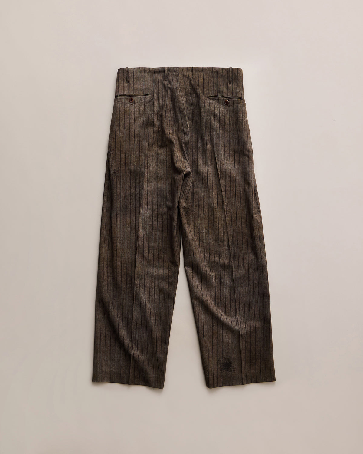 NICENESS　PRINTED STRIPE RESIZED TROUSERS  N.DICKENS。背面から見た全体像。