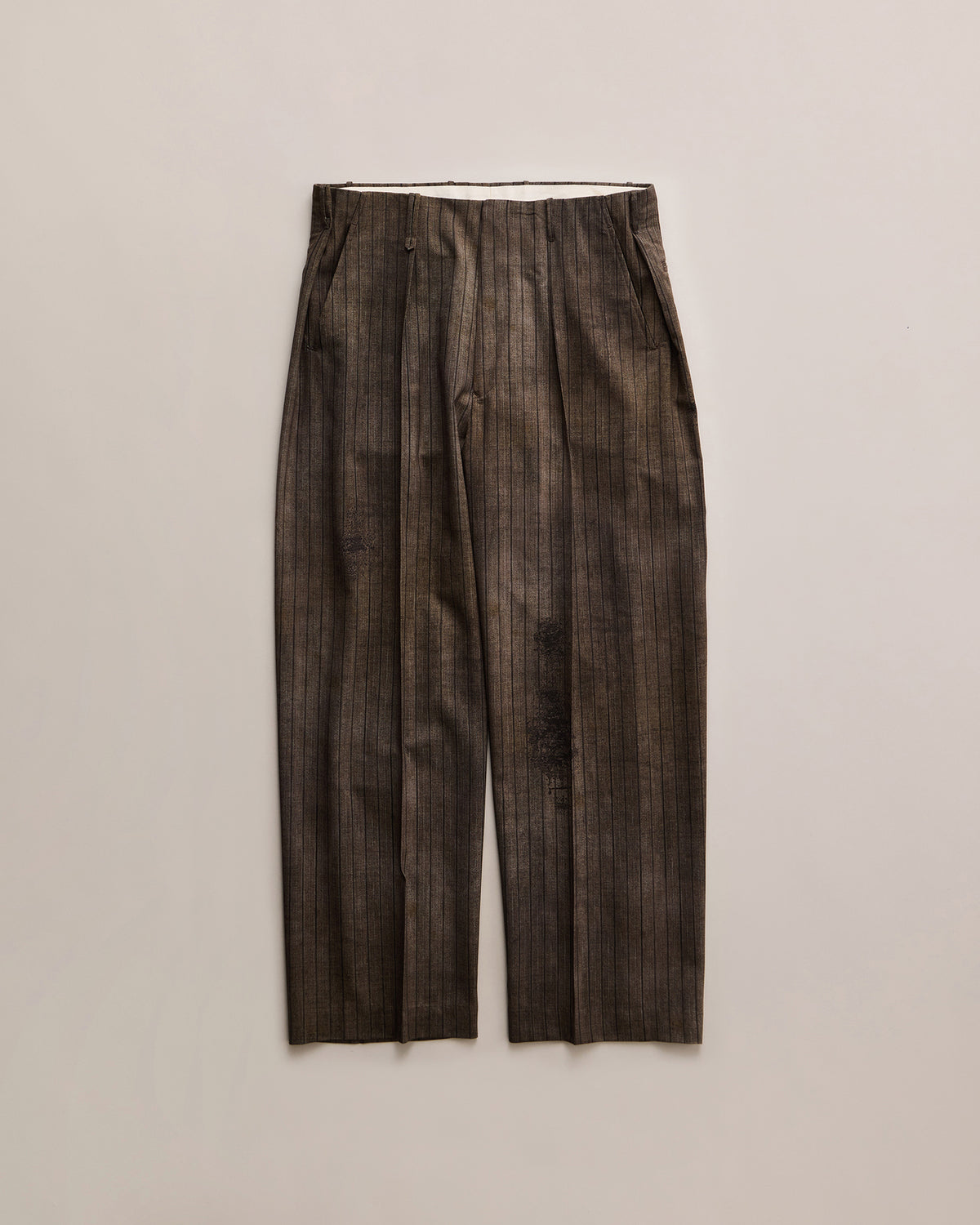 NICENESS　PRINTED STRIPE RESIZED TROUSERS  N.DICKENS。正面から見た全体像。