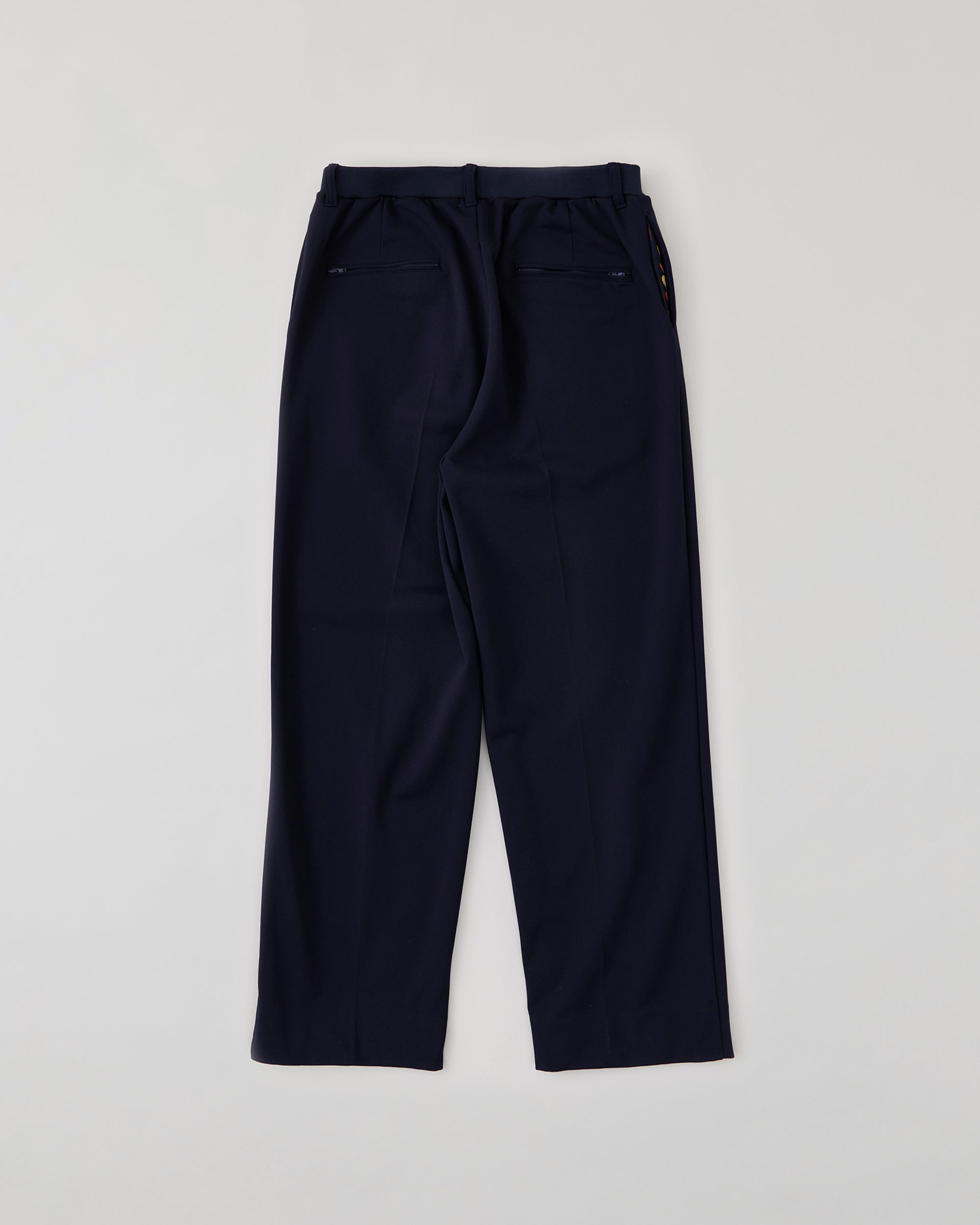 トラックパンツ　ネイビー　背面　シルエット