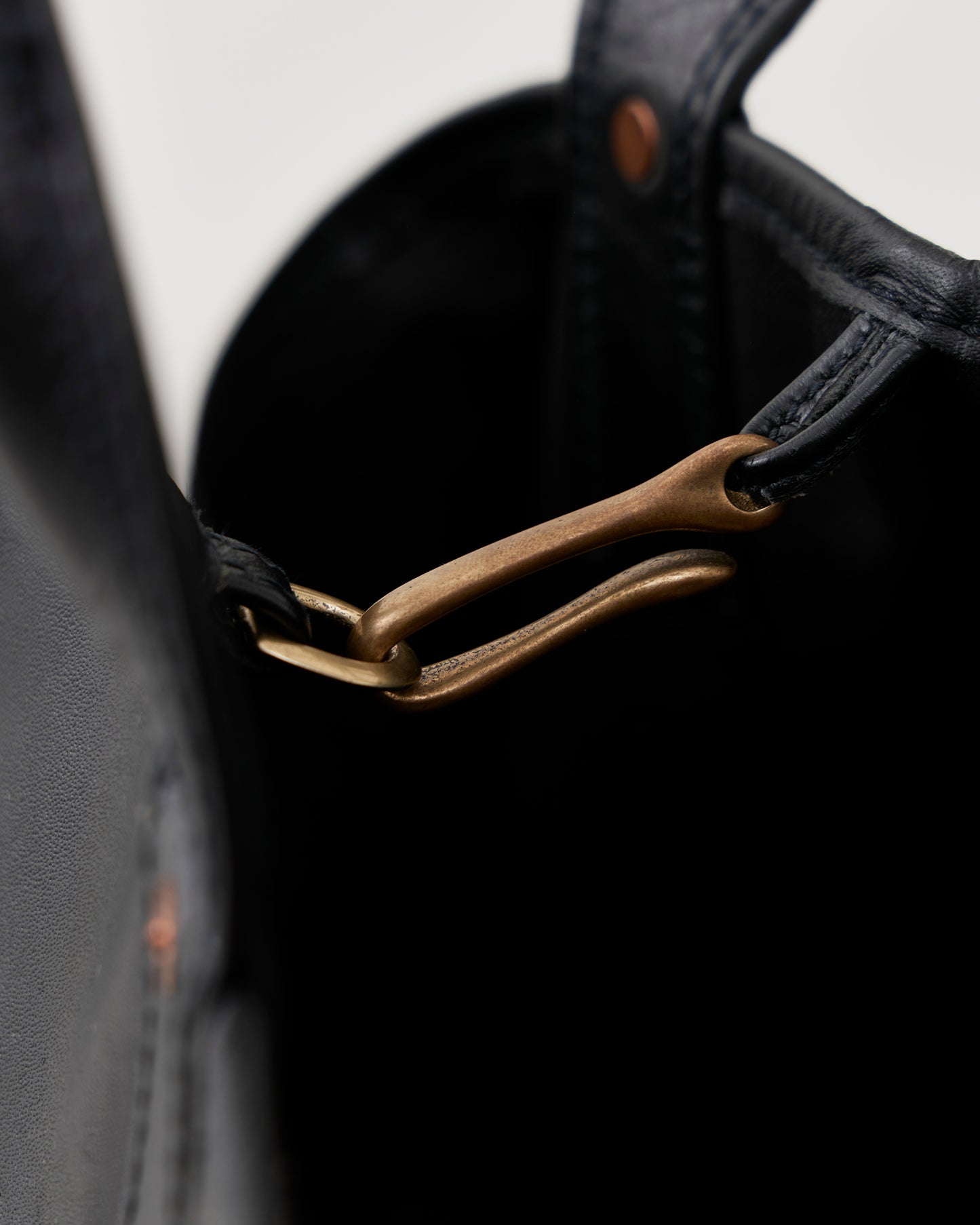 NICENESS　HORSE LEATHER SHOULDER STRAP BAG  H.LEDZ