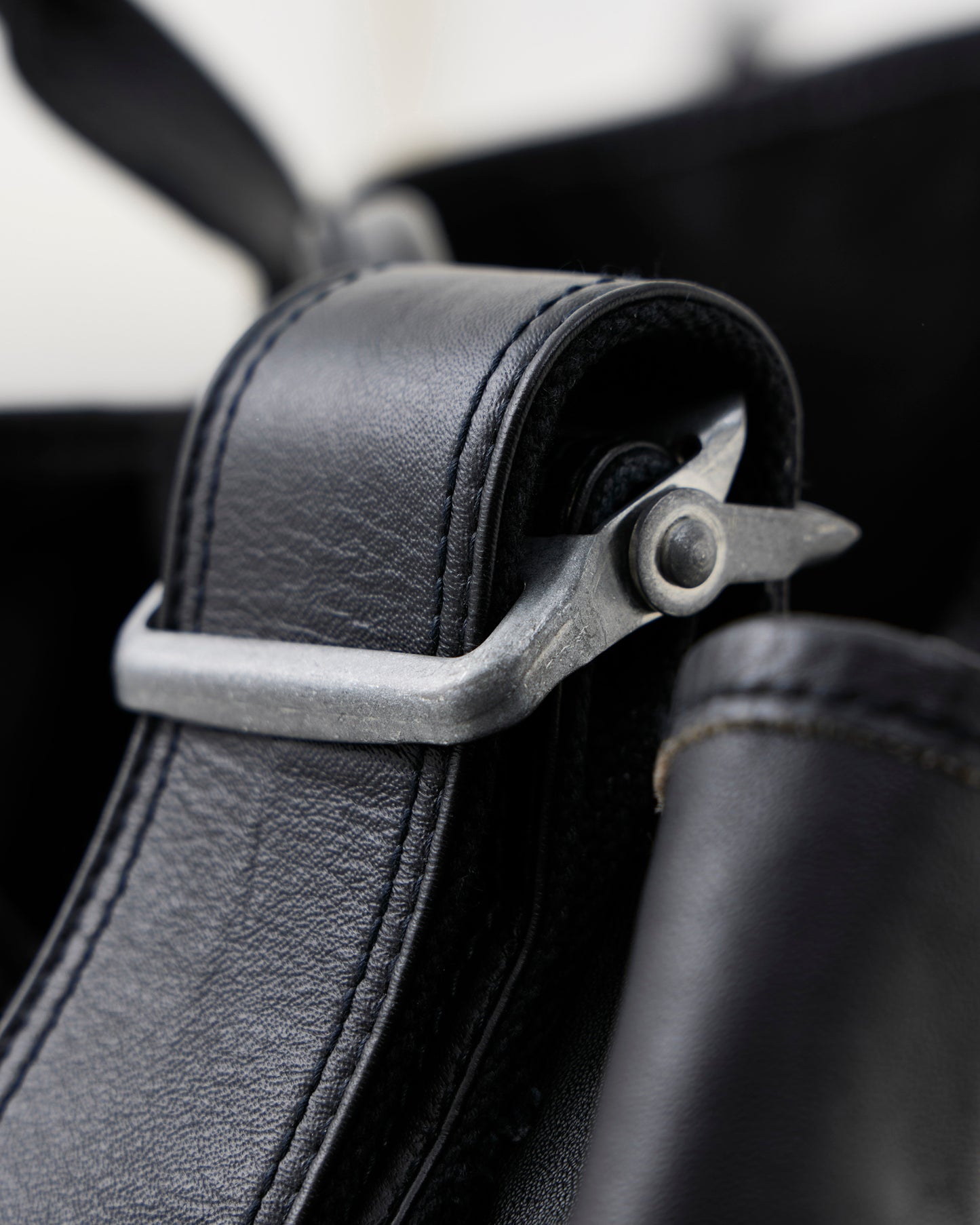 NICENESS　HORSE LEATHER SHOULDER STRAP BAG  H.LEDZ