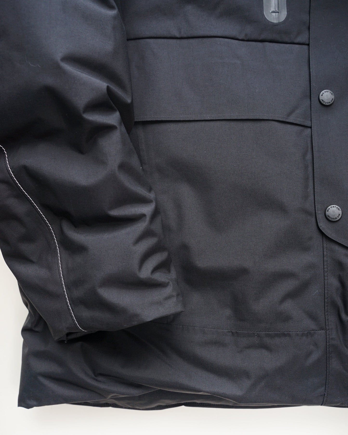 and wander　rain proof down jacket