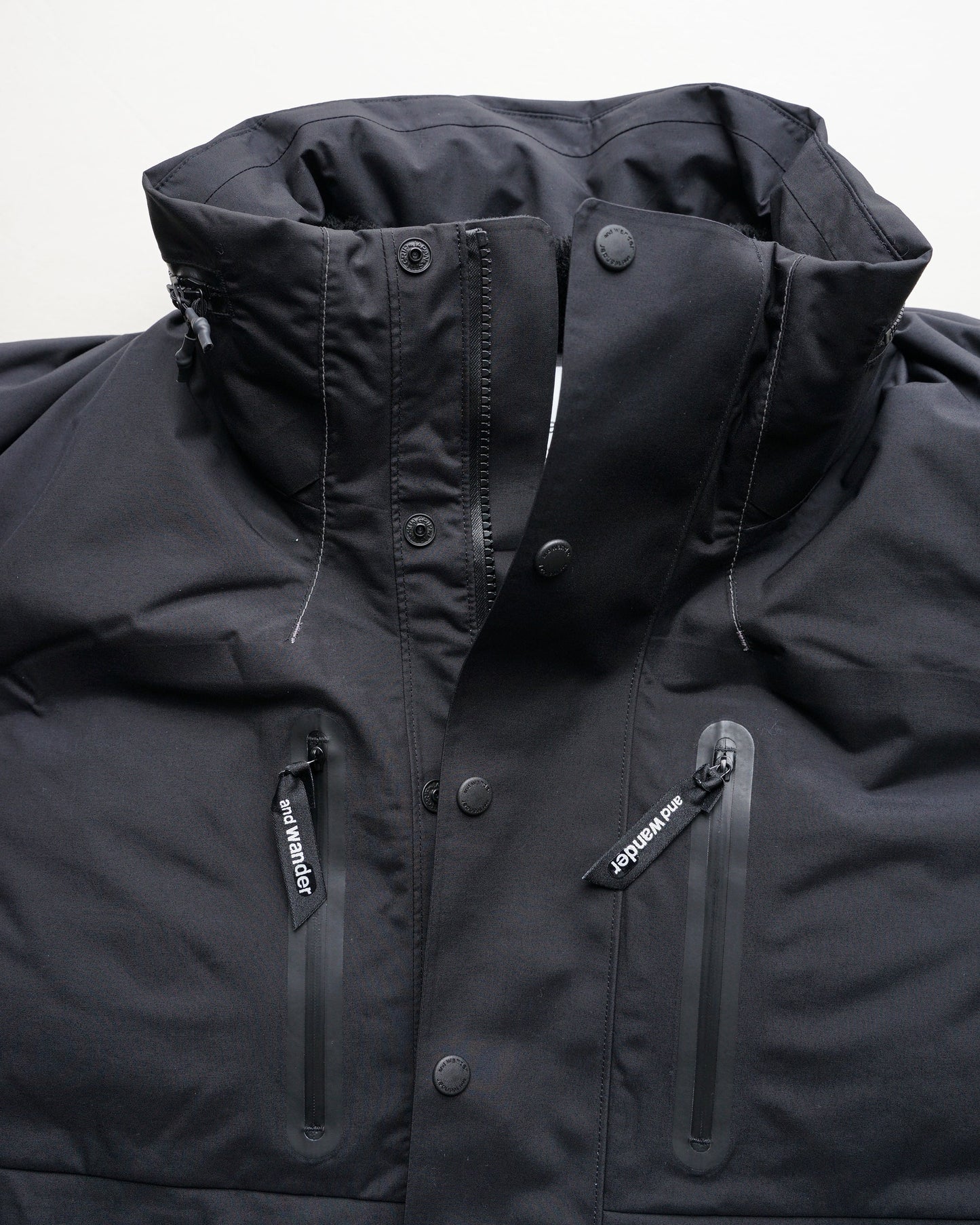 and wander　rain proof down jacket